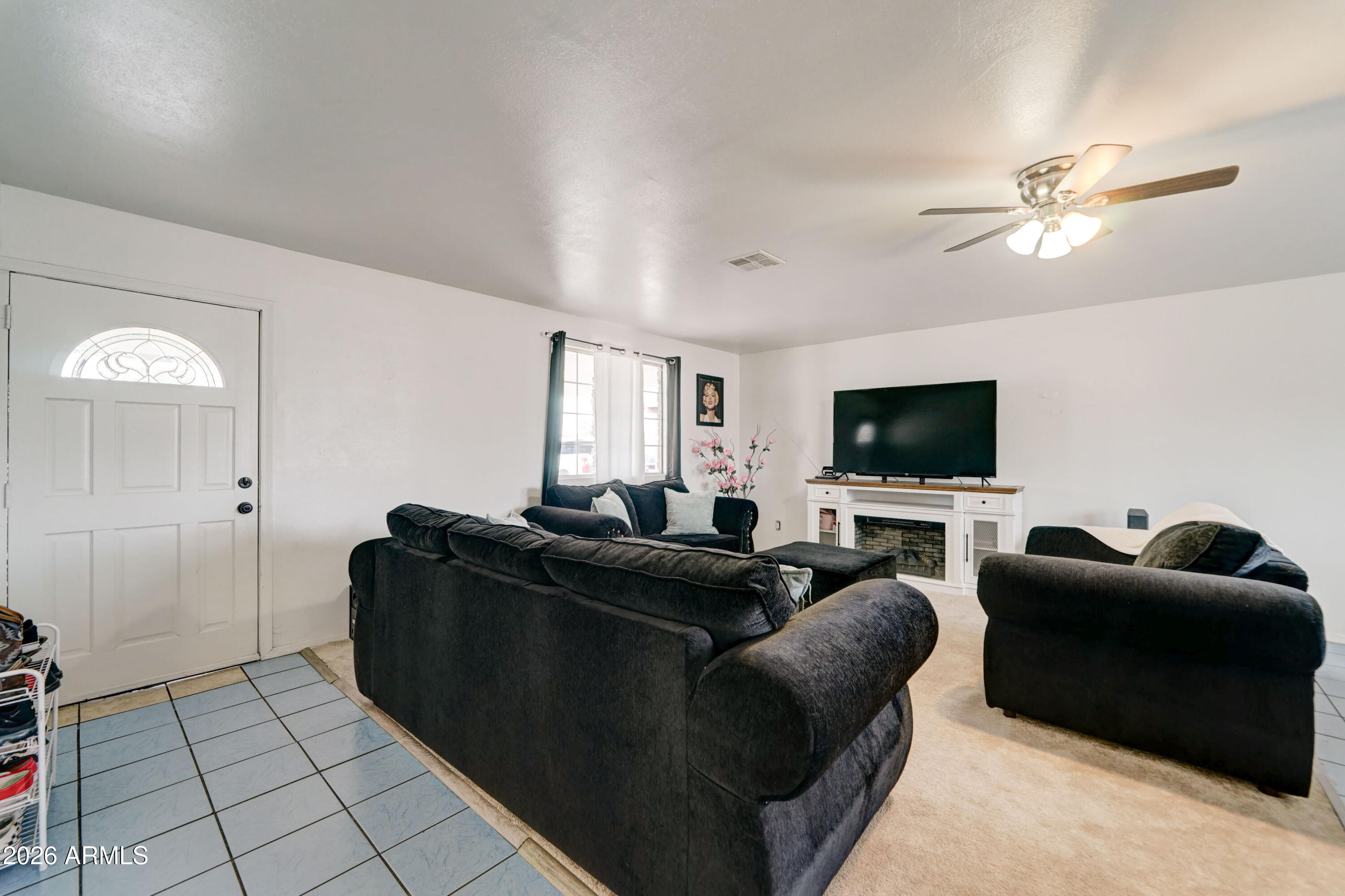 5438 W ROANOKE Avenue