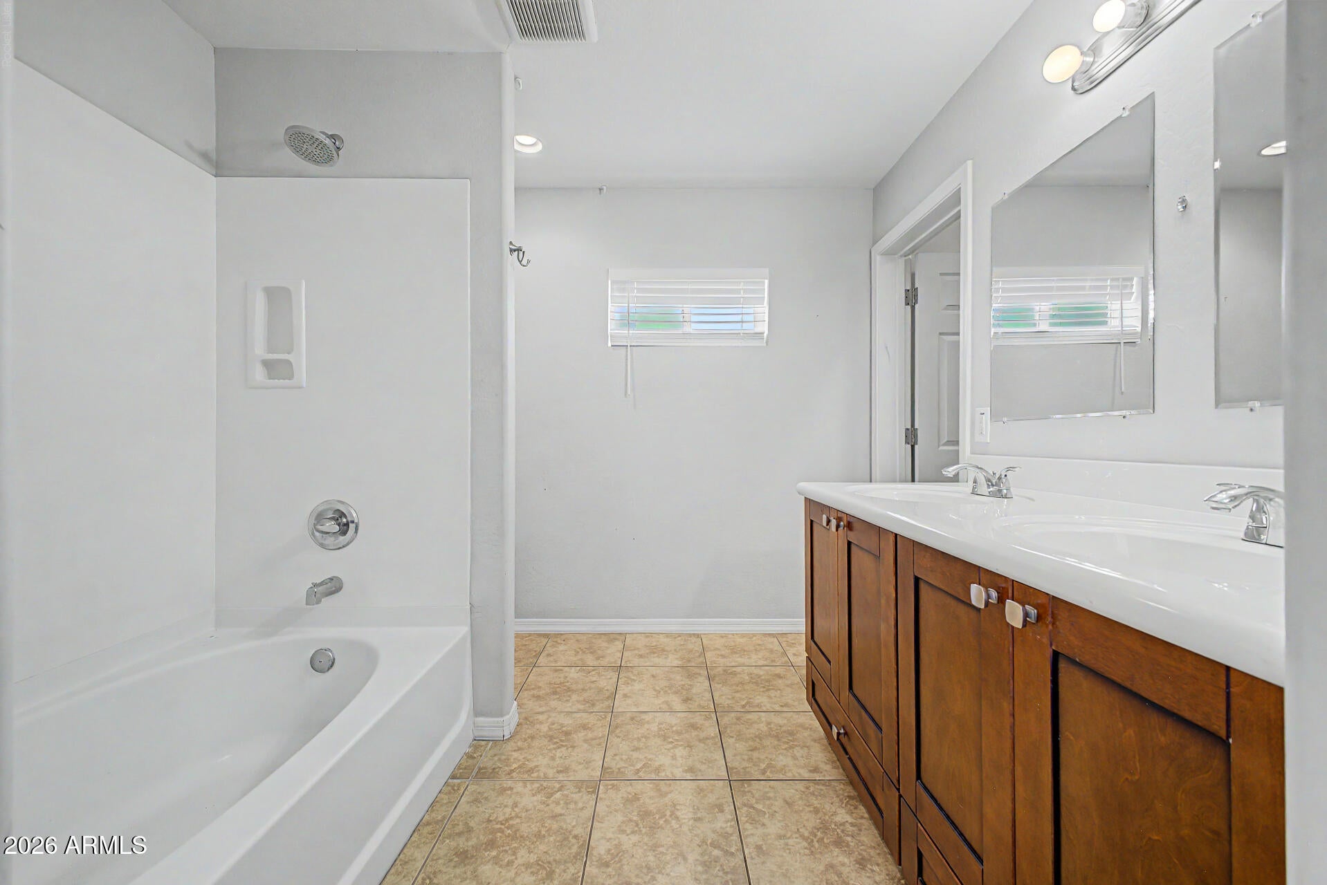 423 W ALICIA Drive