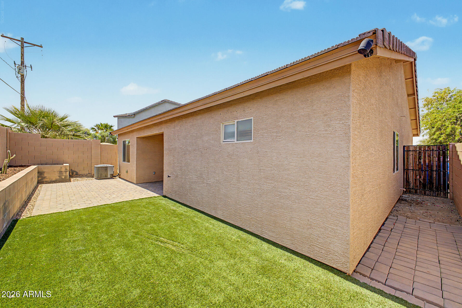 423 W ALICIA Drive