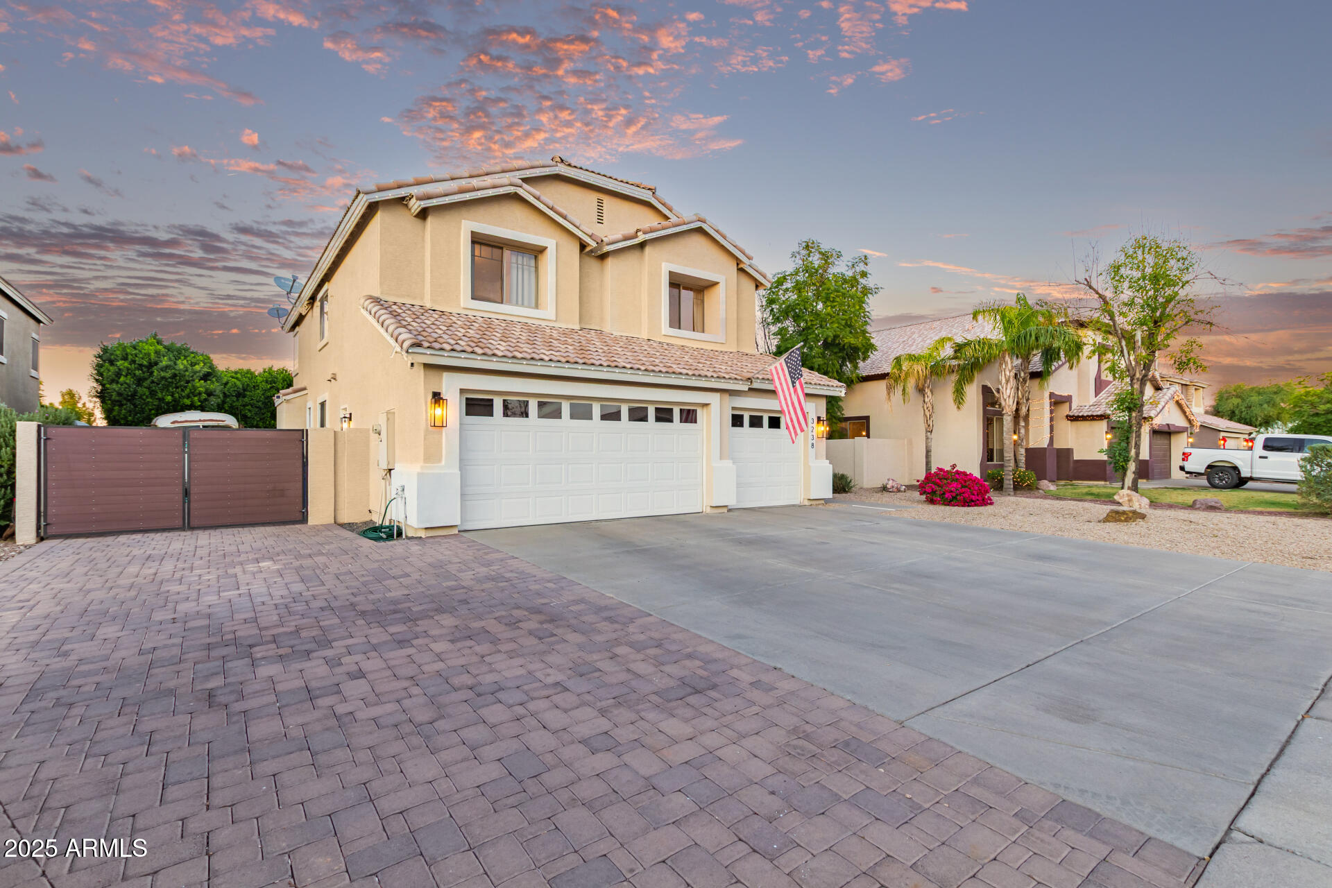 3238 E MACAW Court