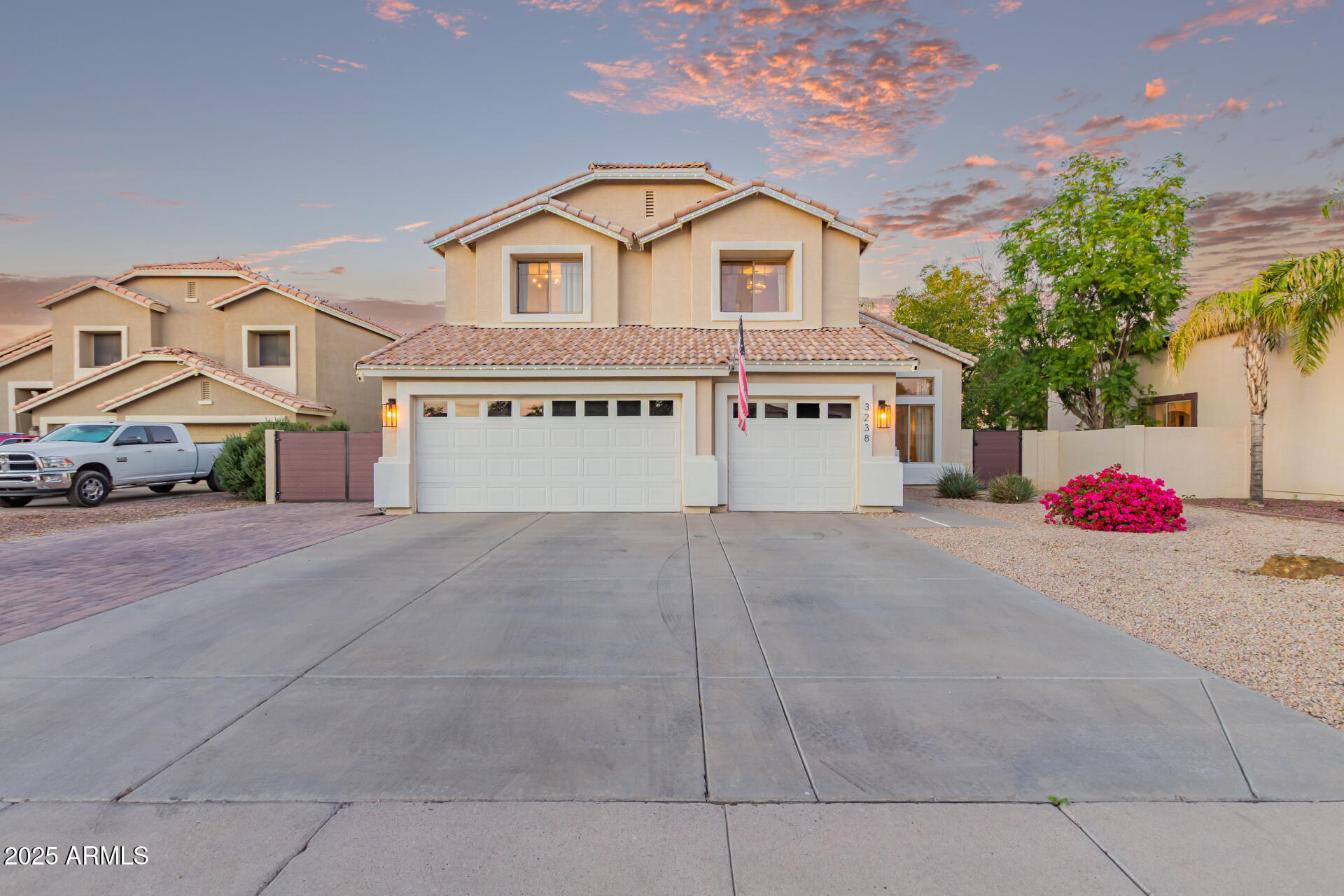 3238 E MACAW Court