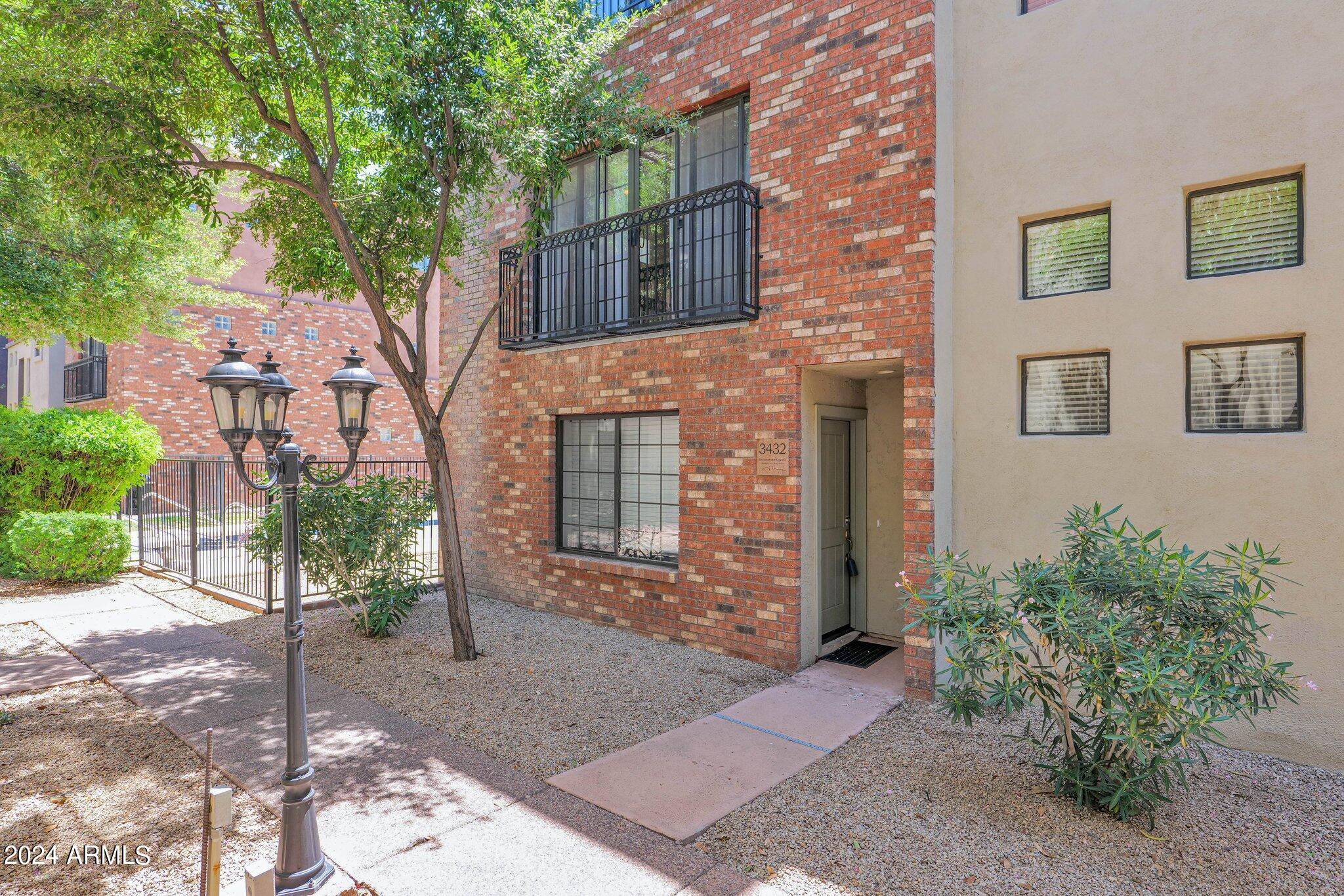 3432 E LANCE Lane