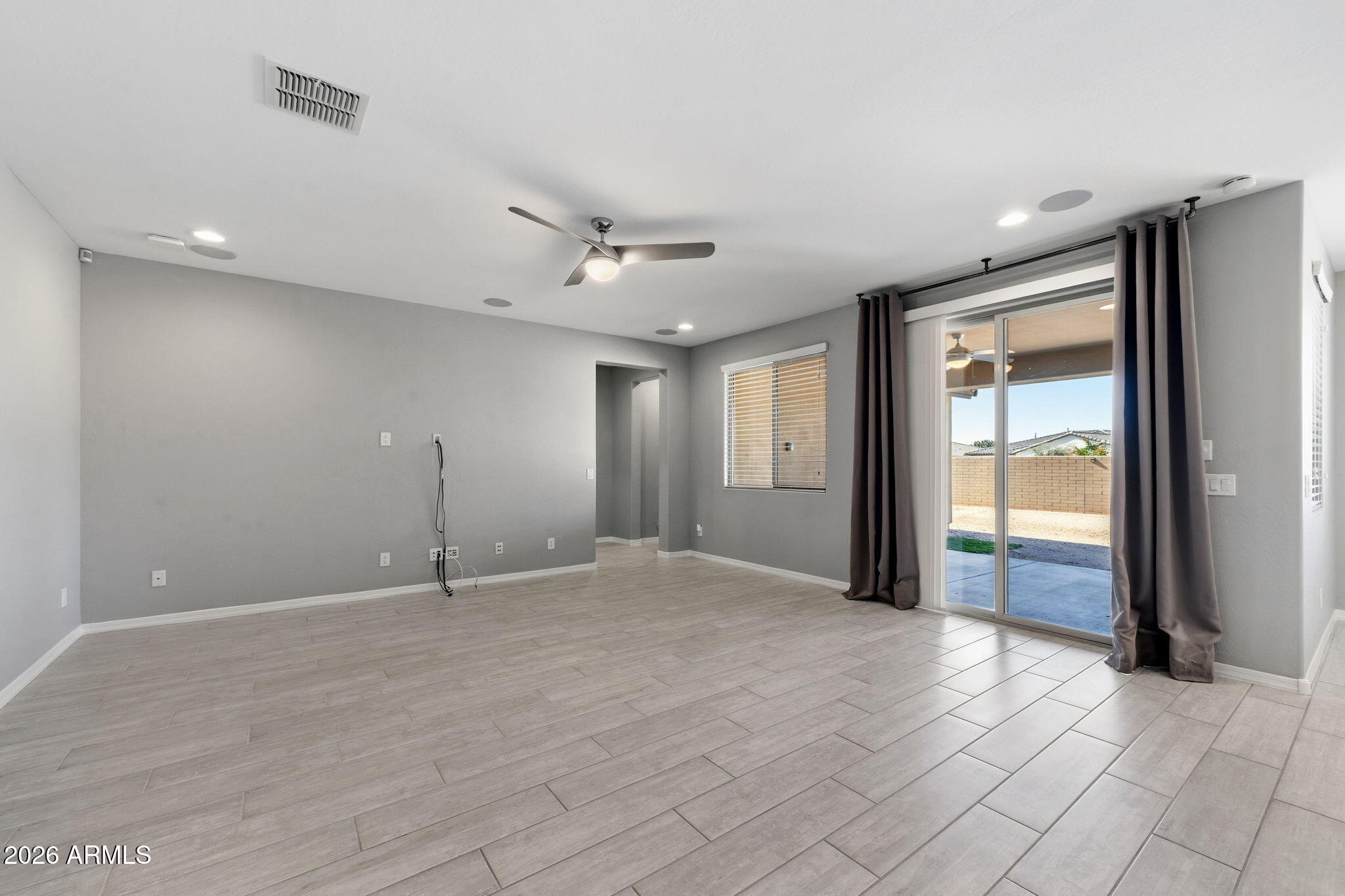 5706 S Winchester --