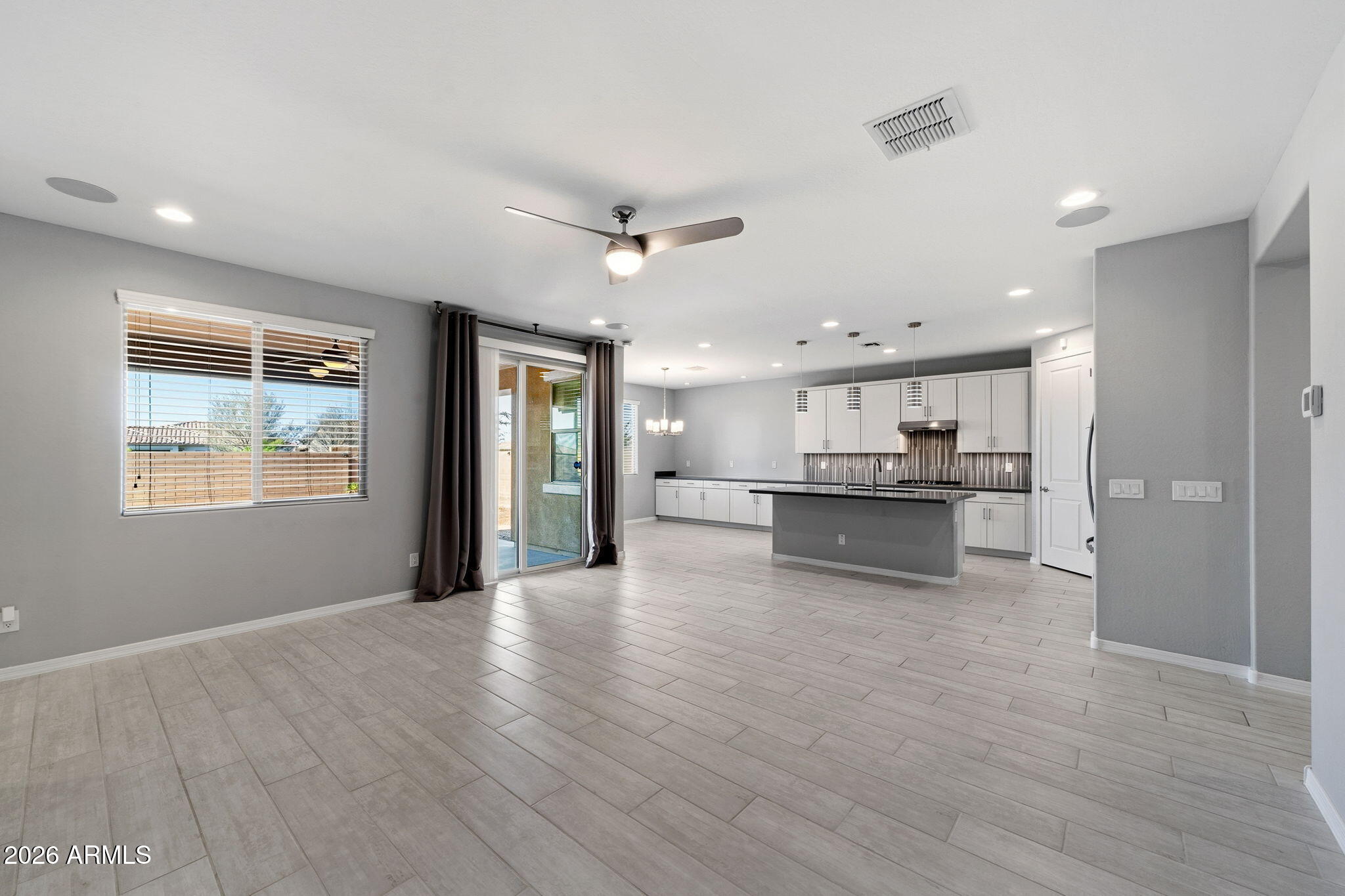 5706 S Winchester --