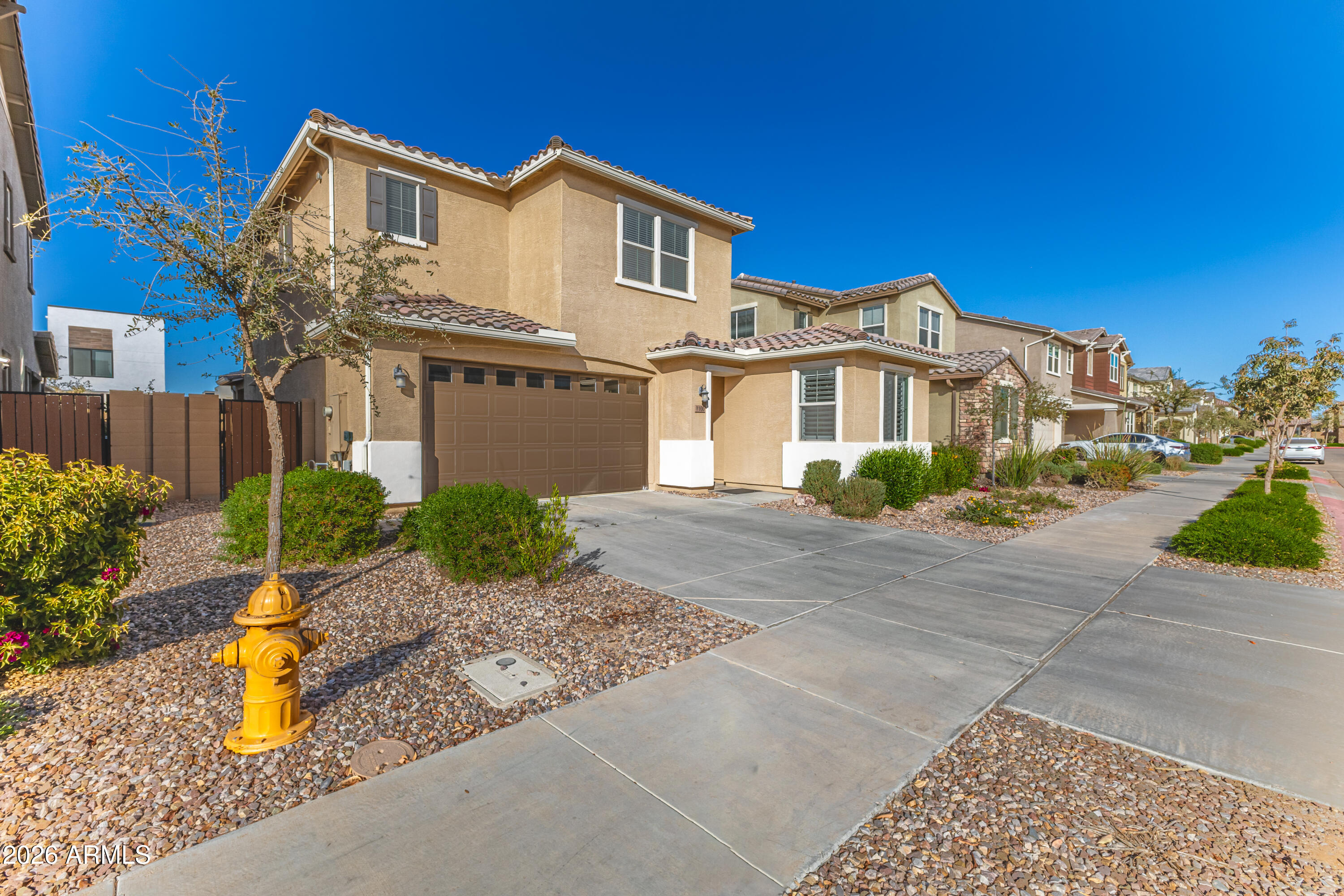 1100 E ARMSTRONG Way