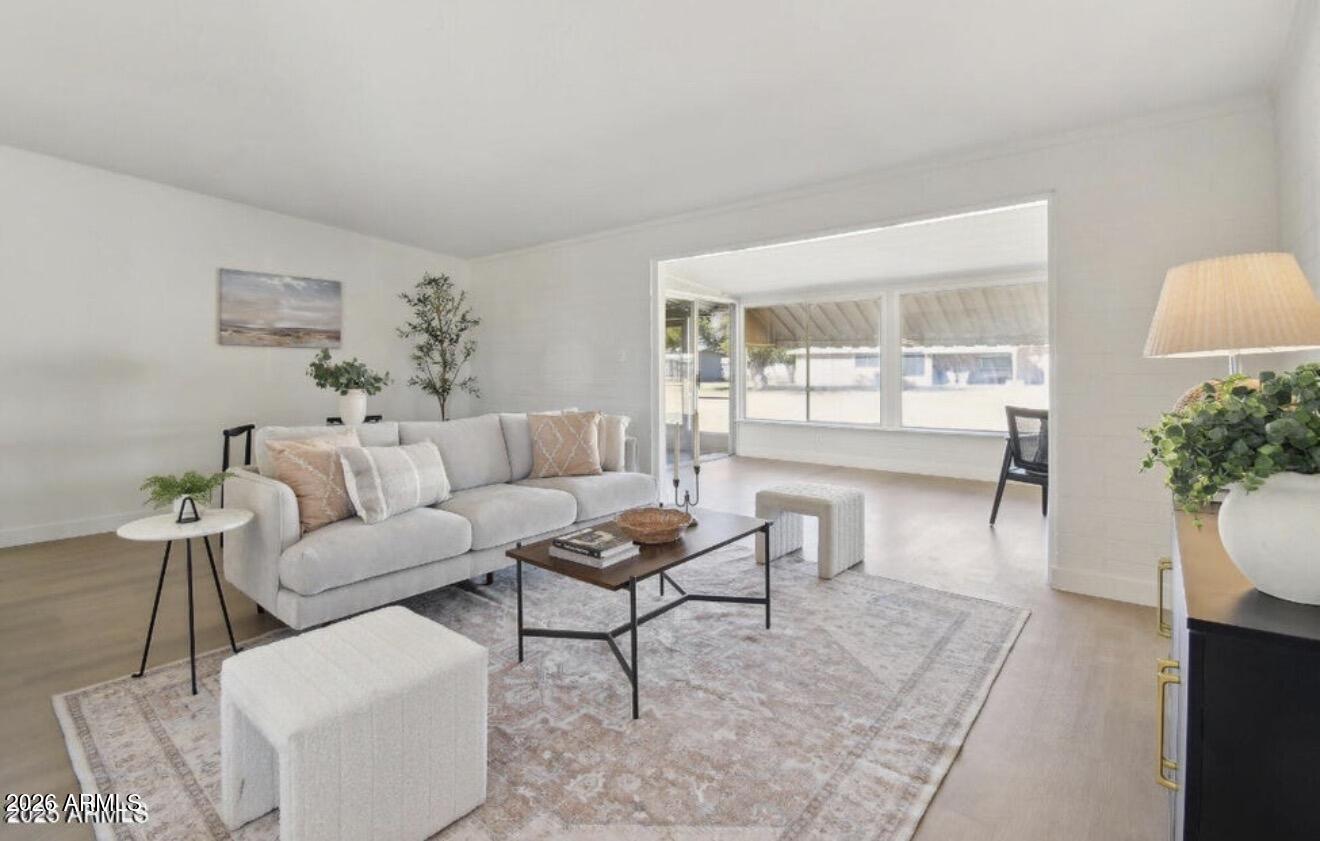 10732 W PEORIA Avenue