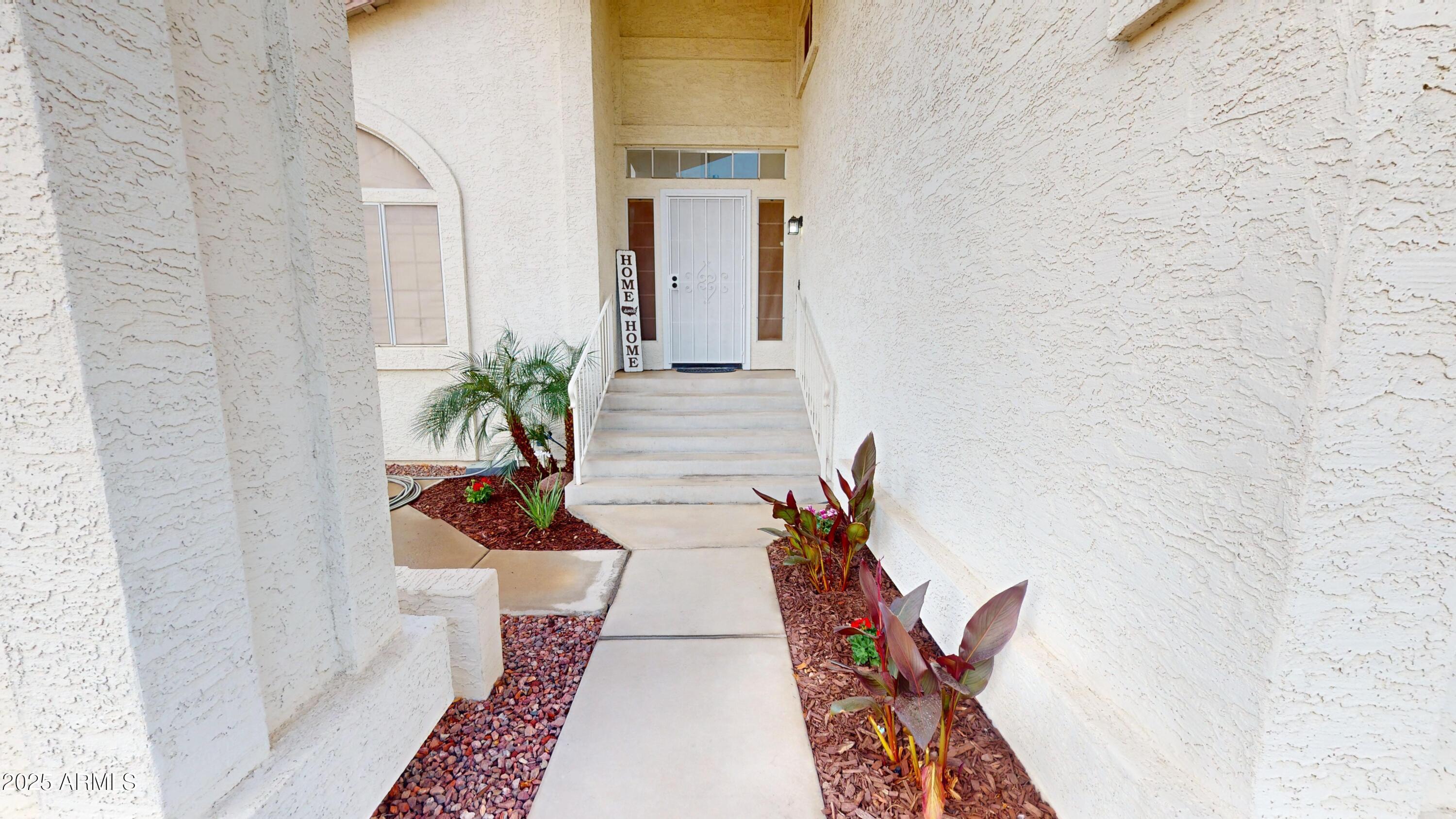 8541 W PERSHING Avenue