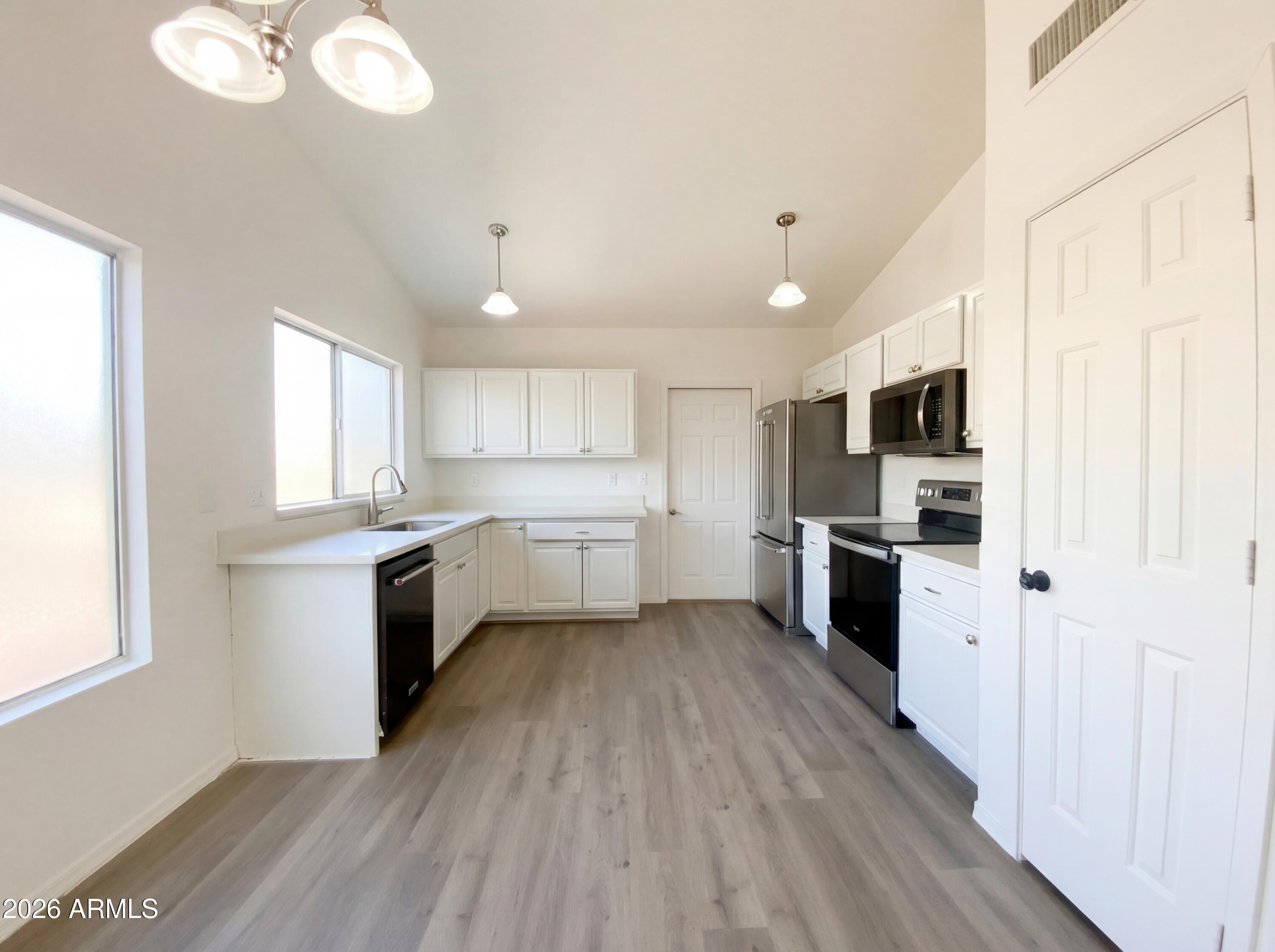 6151 E QUINCE Street