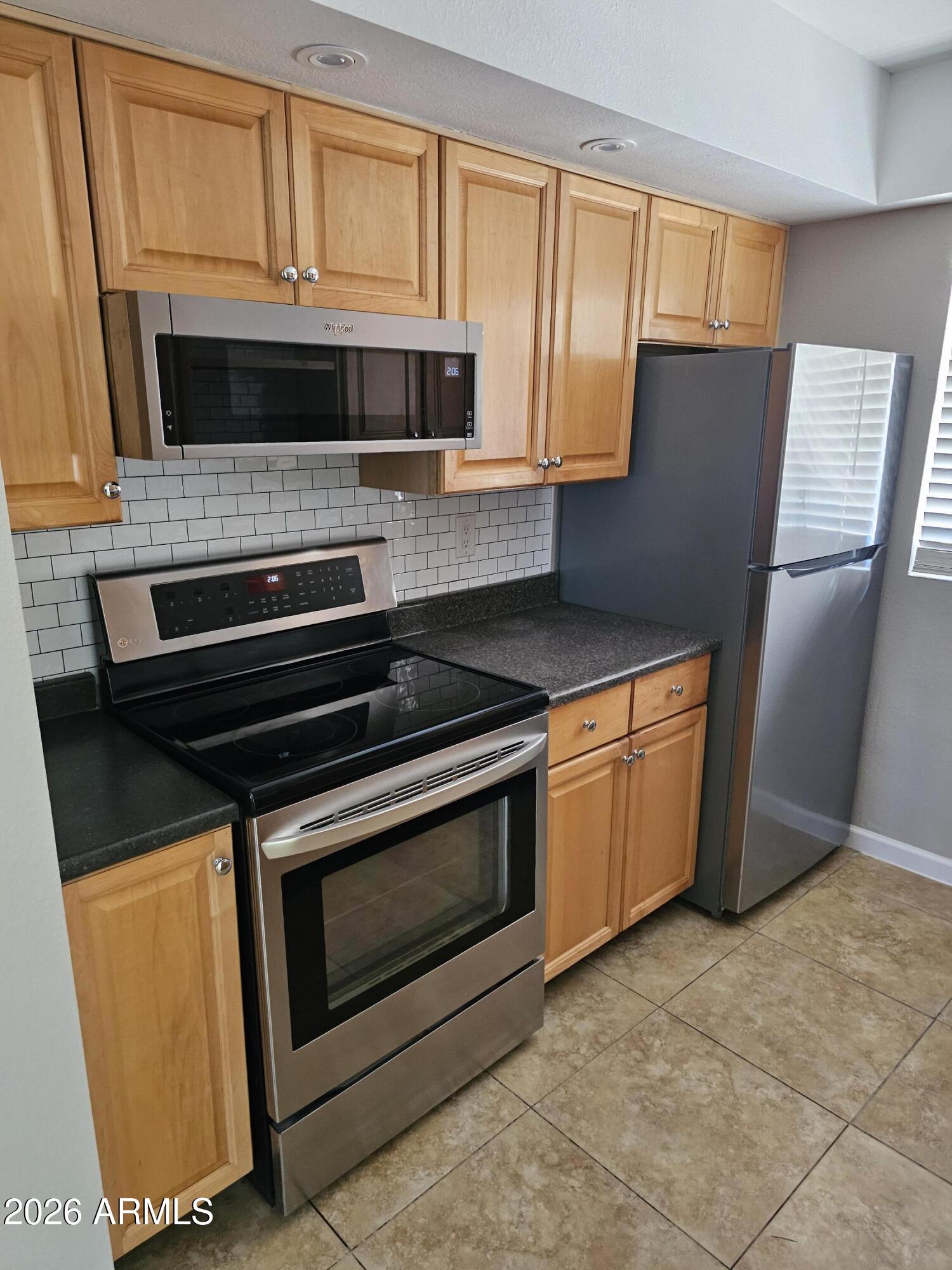 2155 W WICKIEUP Lane