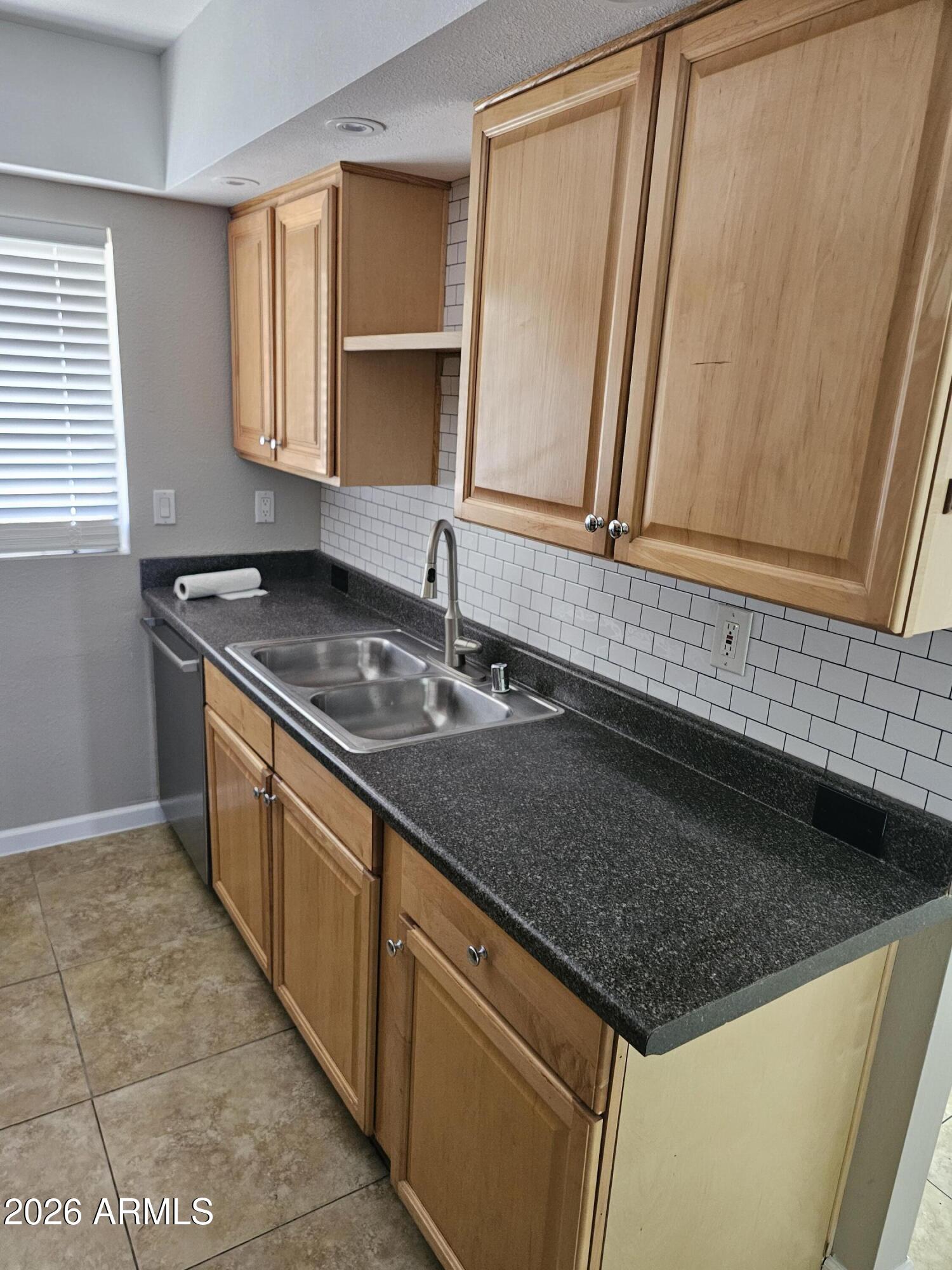 2155 W WICKIEUP Lane