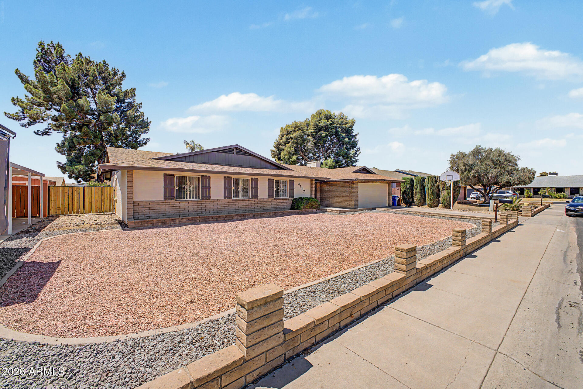 4557 W COLUMBINE Drive