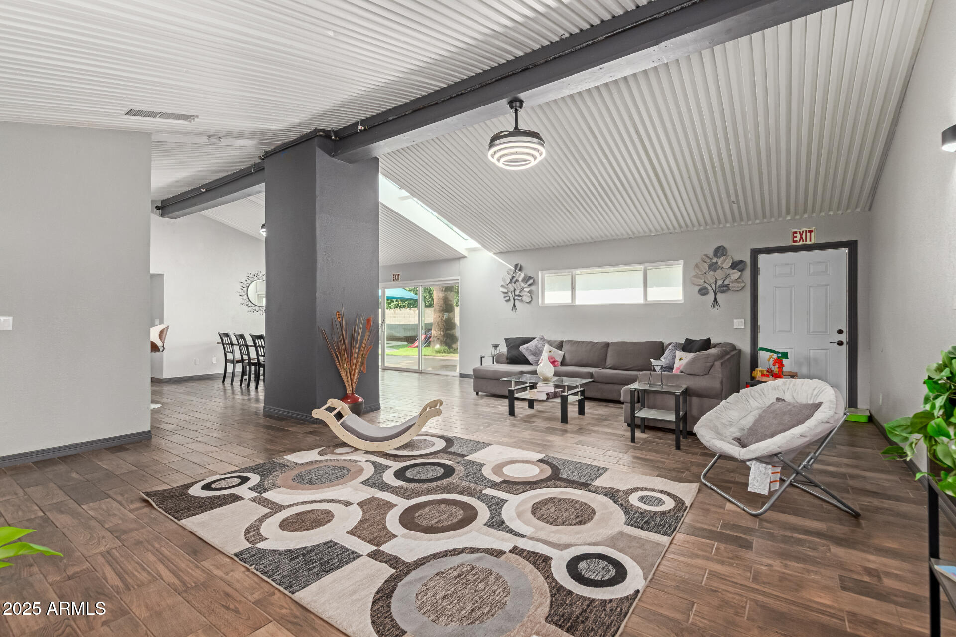 328 E BETHANY HOME Road