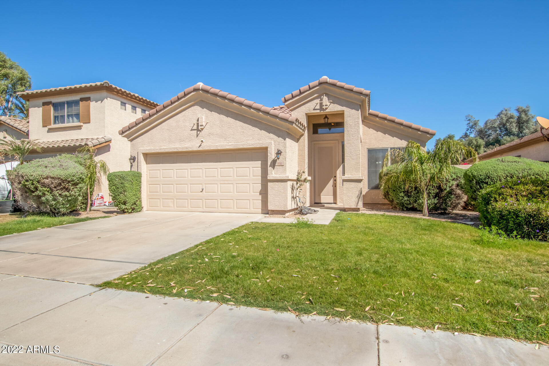 962 W Desert Broom Court