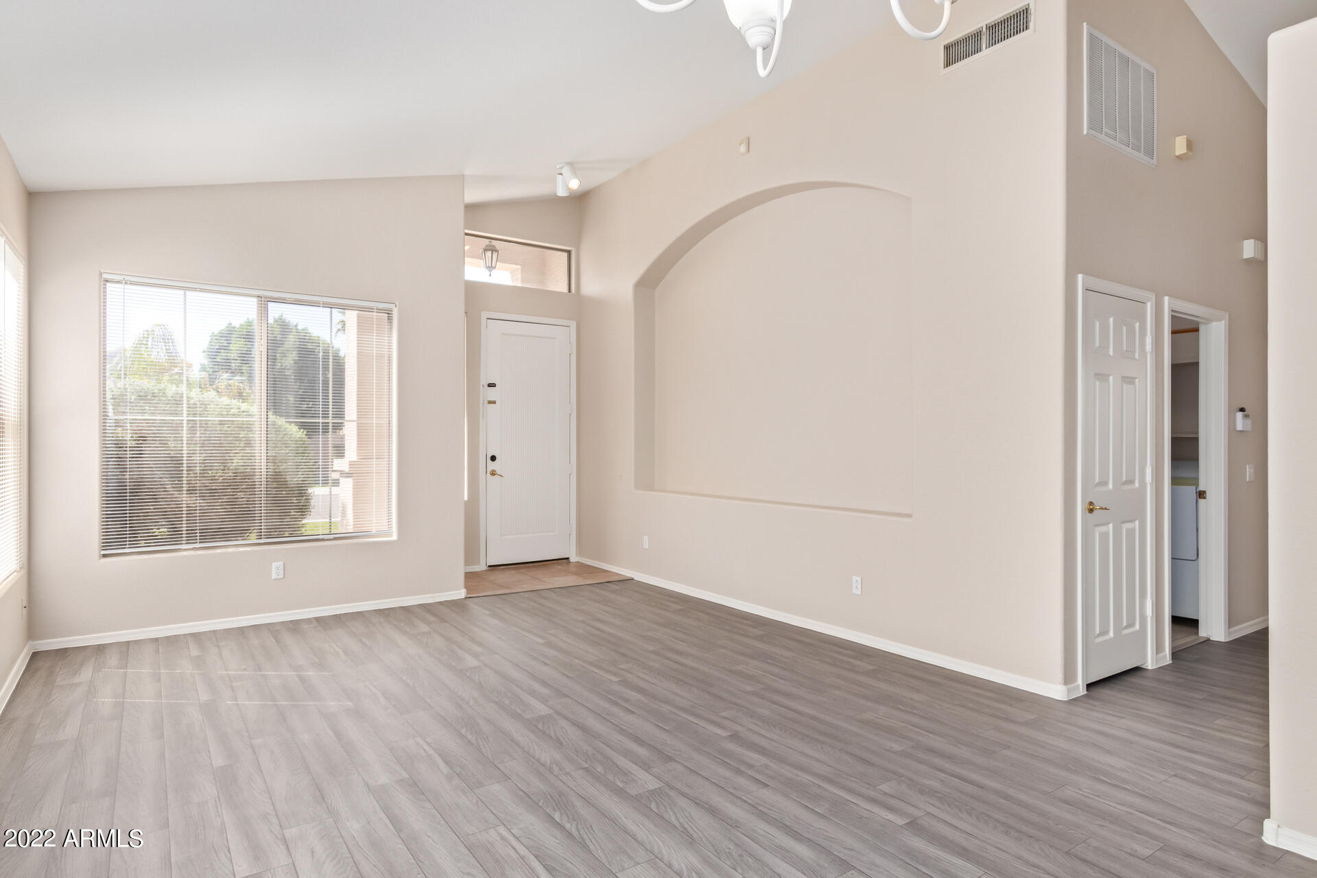962 W Desert Broom Court