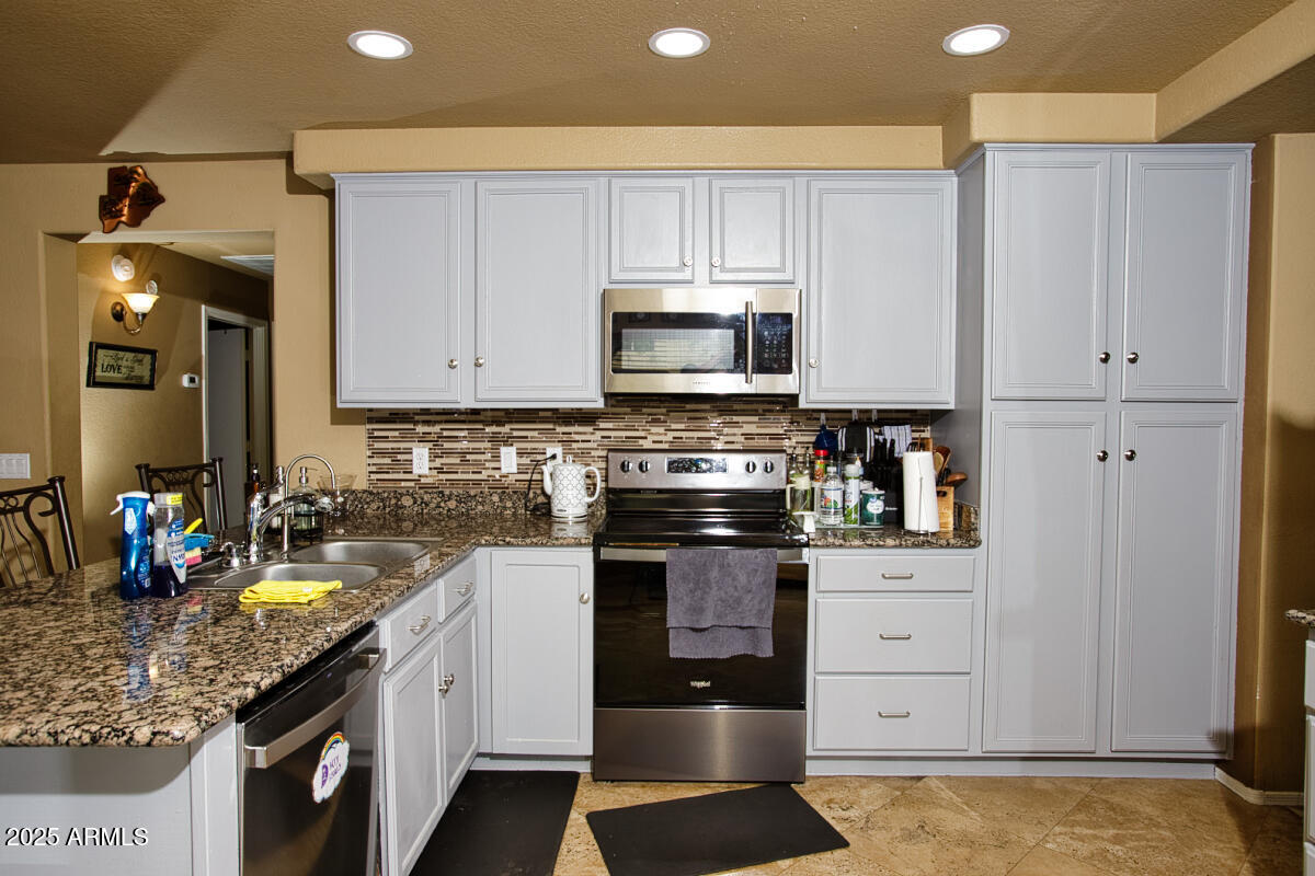Homes 4 7456 W VIA MONTOYA Drive
