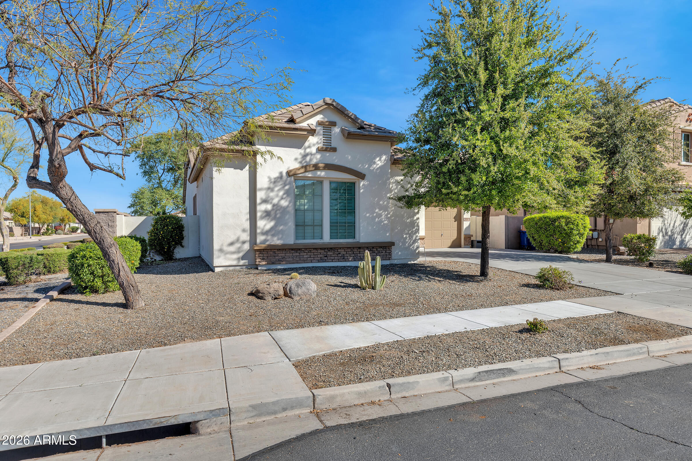 3880 E Horseshoe Place