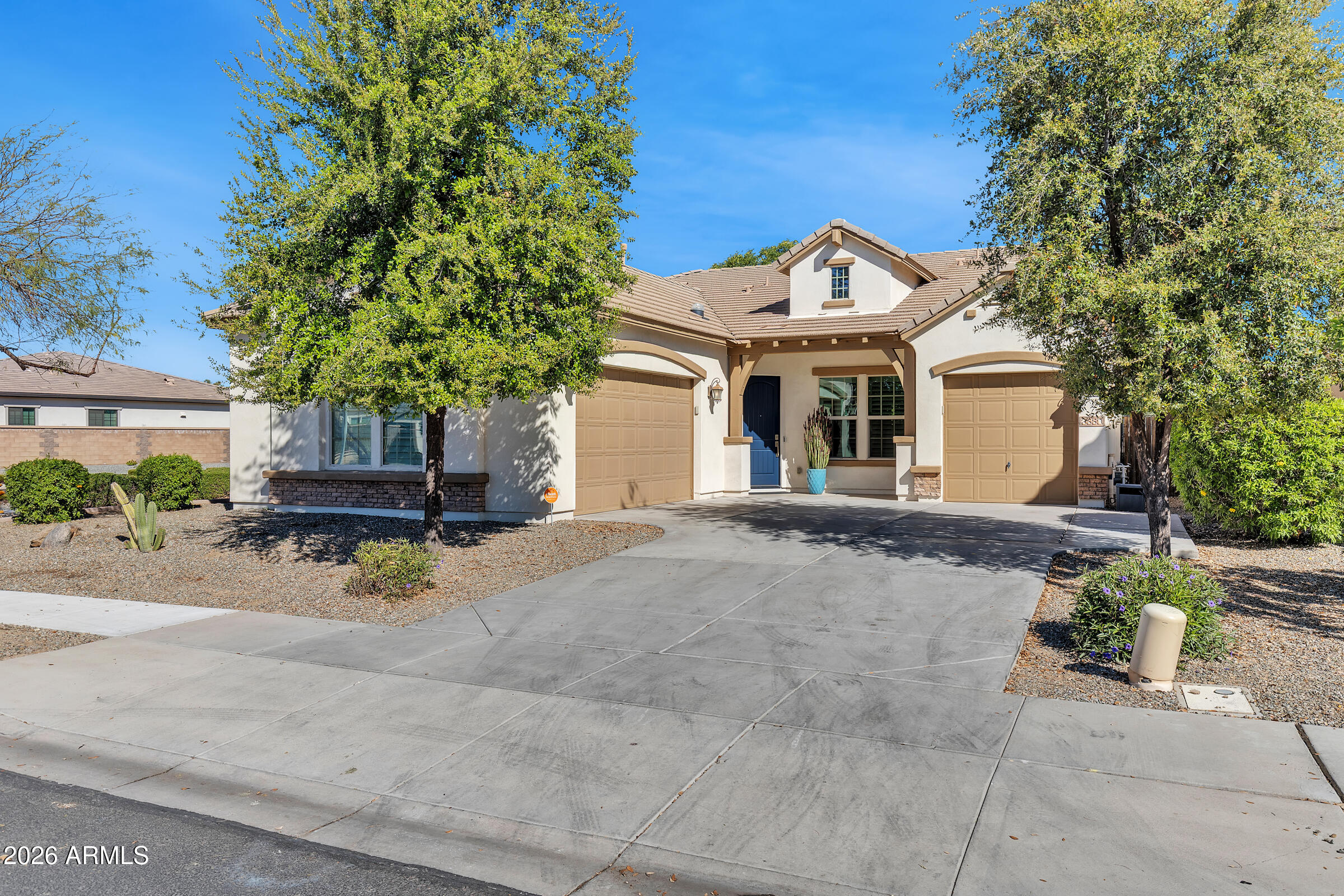 3880 E Horseshoe Place