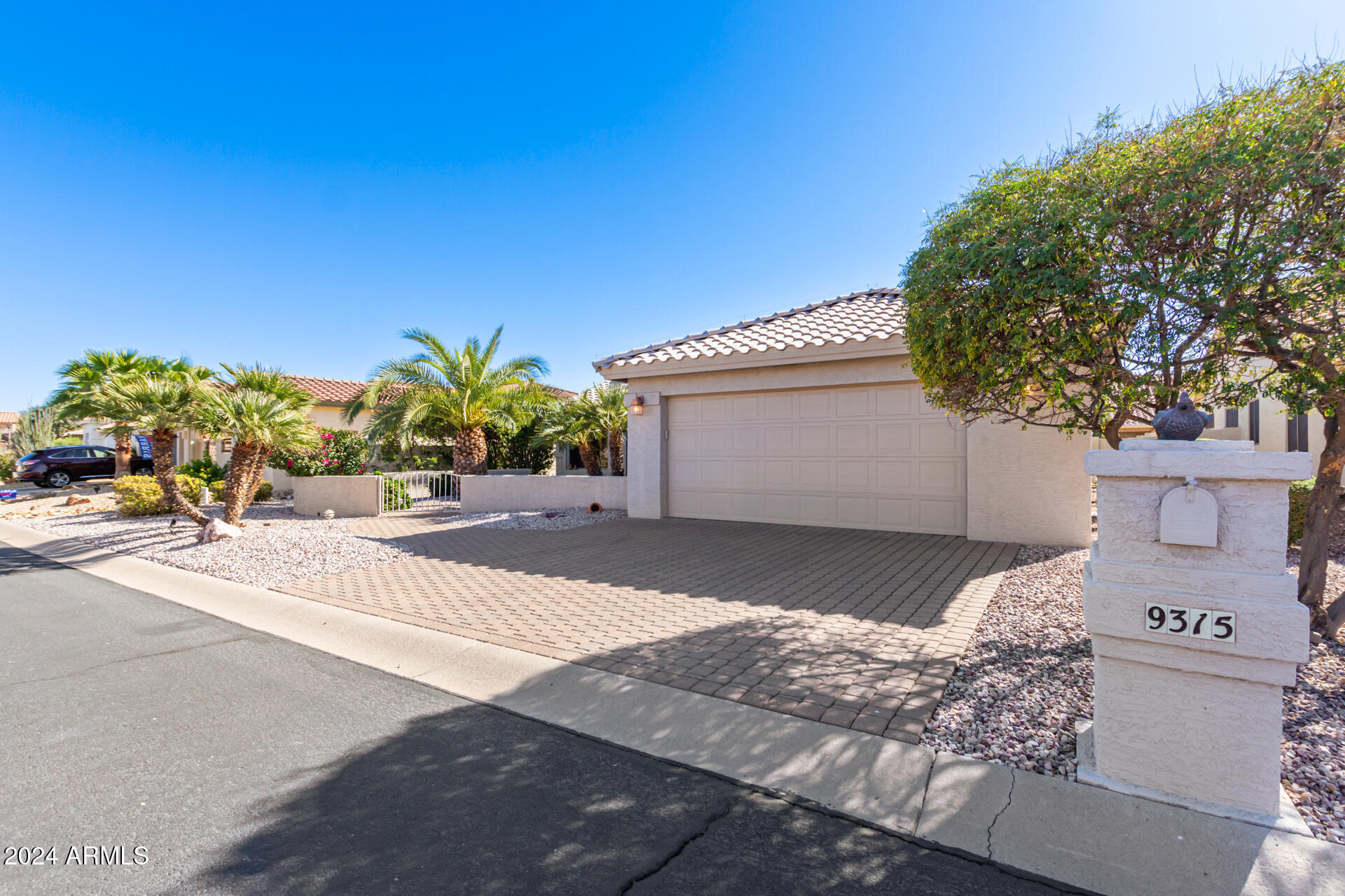 9315 E ARROWVALE Drive