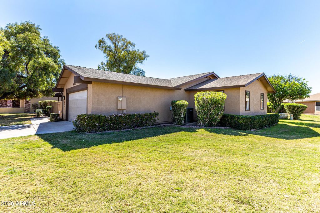 Photo of 608 S Leisure World Drive, Mesa, AZ 85206 (MLS # 6999591)