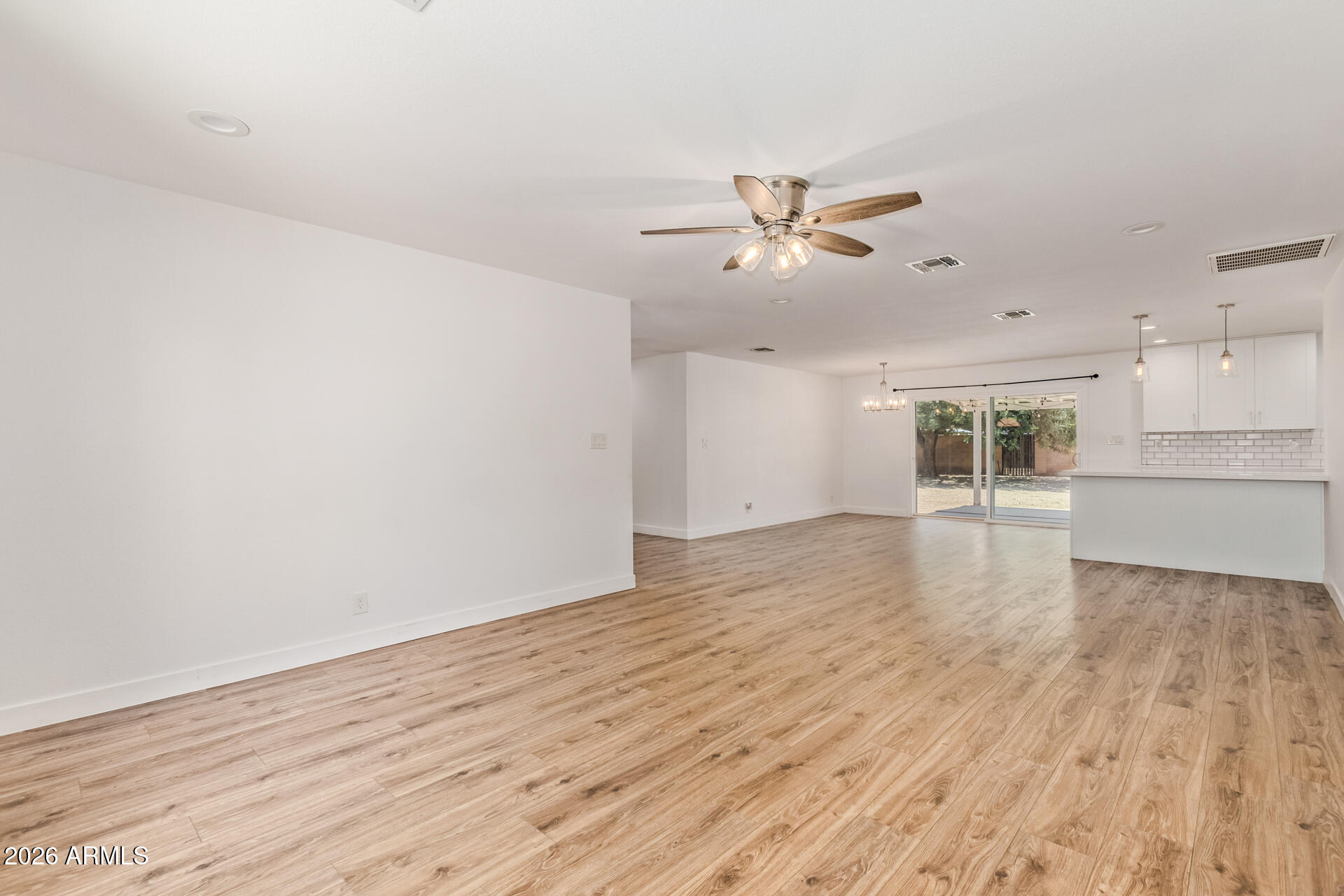 1809 E CONCORDA Drive