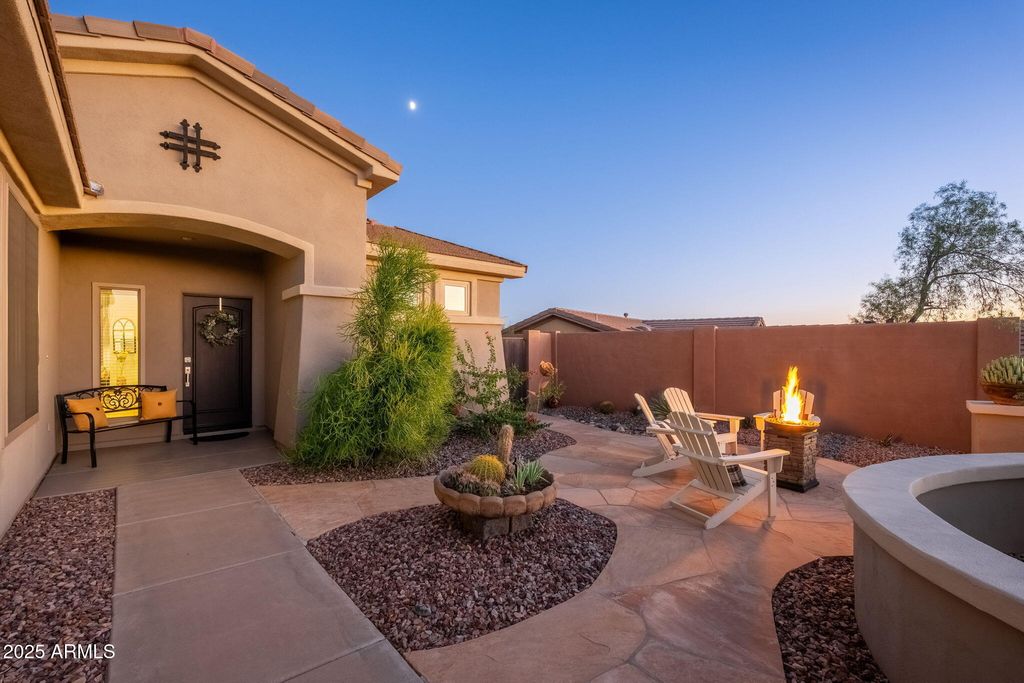 Photo of 41921 N Crooked Stick Road, Anthem, AZ 85086 (MLS # 6928304)