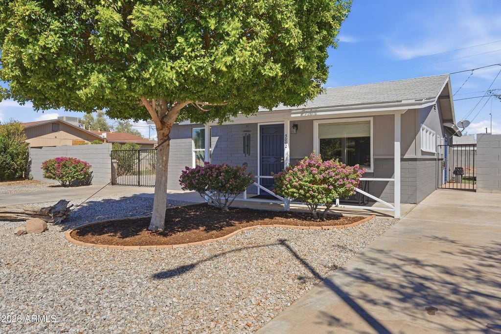 Photo of 5002 W Citrus Way, Glendale, AZ 85301 (MLS # 7082764)