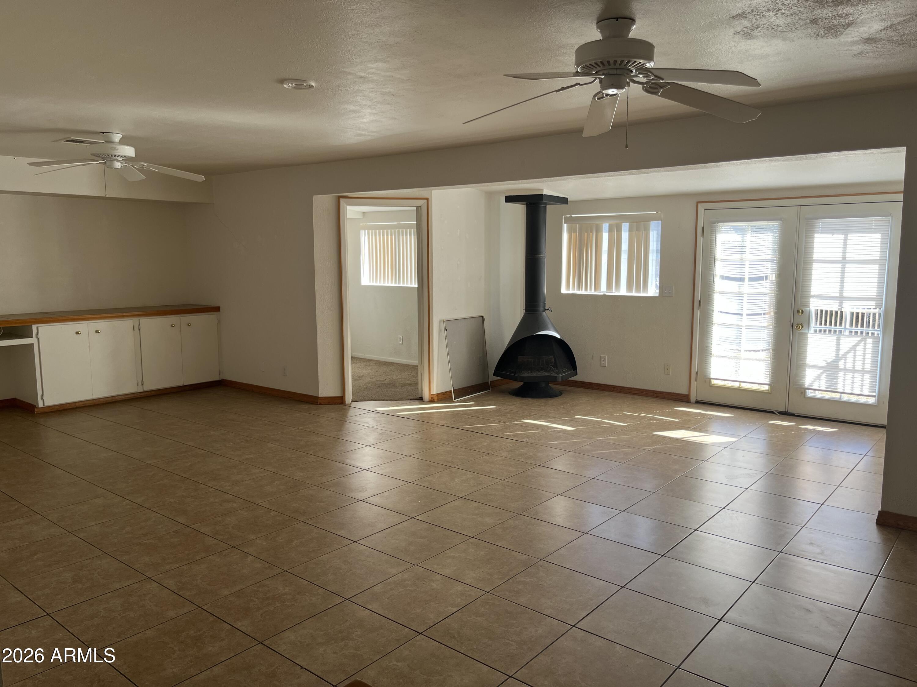 6807 E PORTLAND Street