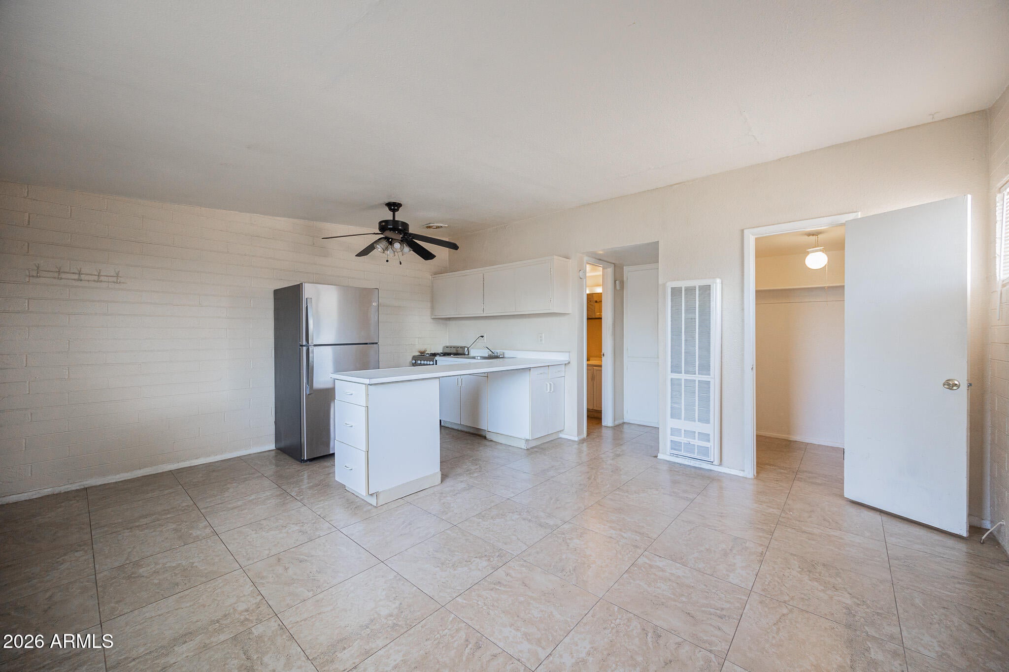 1017 S MARIANA Street APT 4
