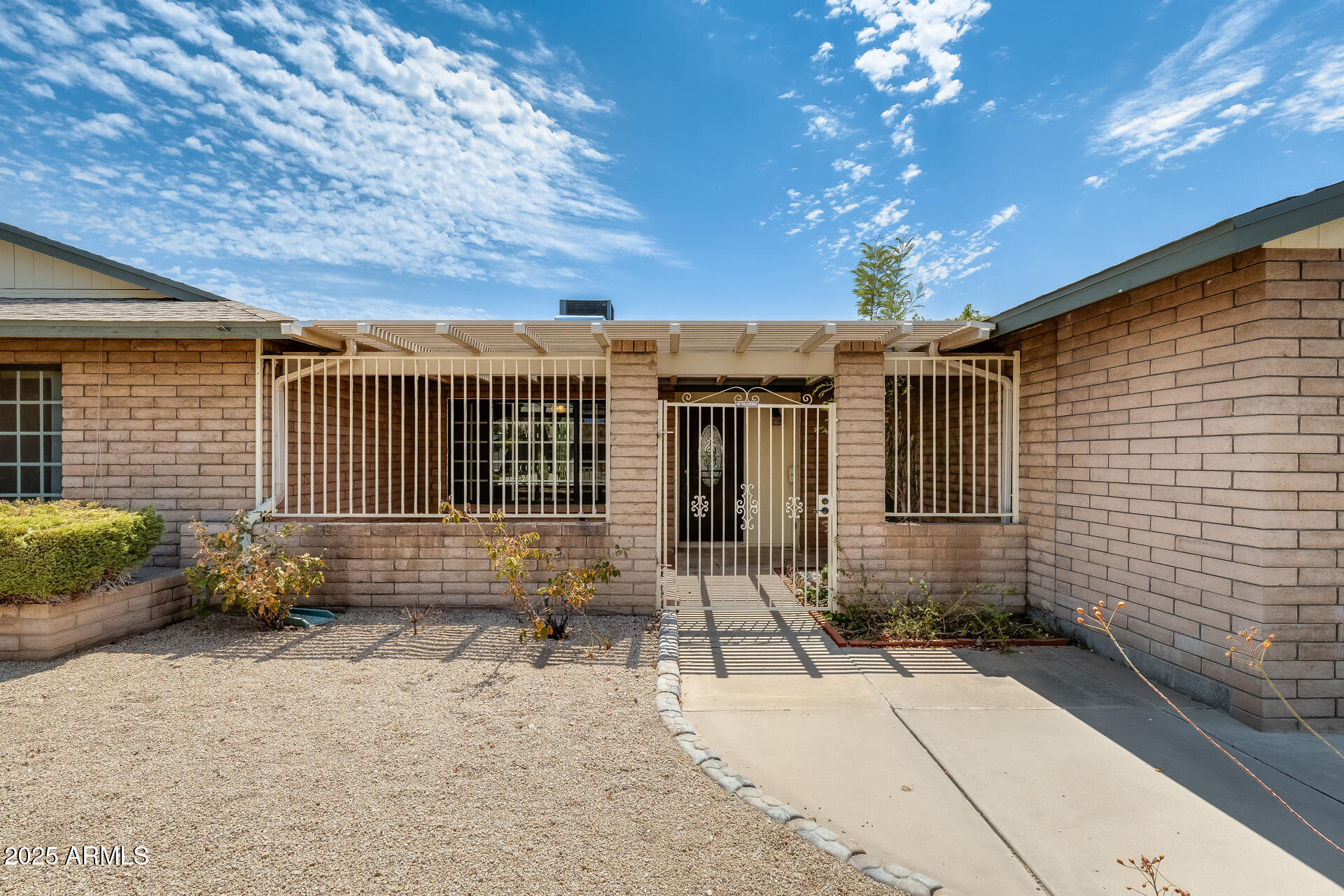 3033 W TOPEKA Drive