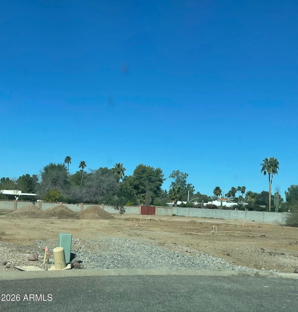 Photo of 8426 E Paradise Drive #7, Scottsdale, AZ 85260 (MLS # 6996658)