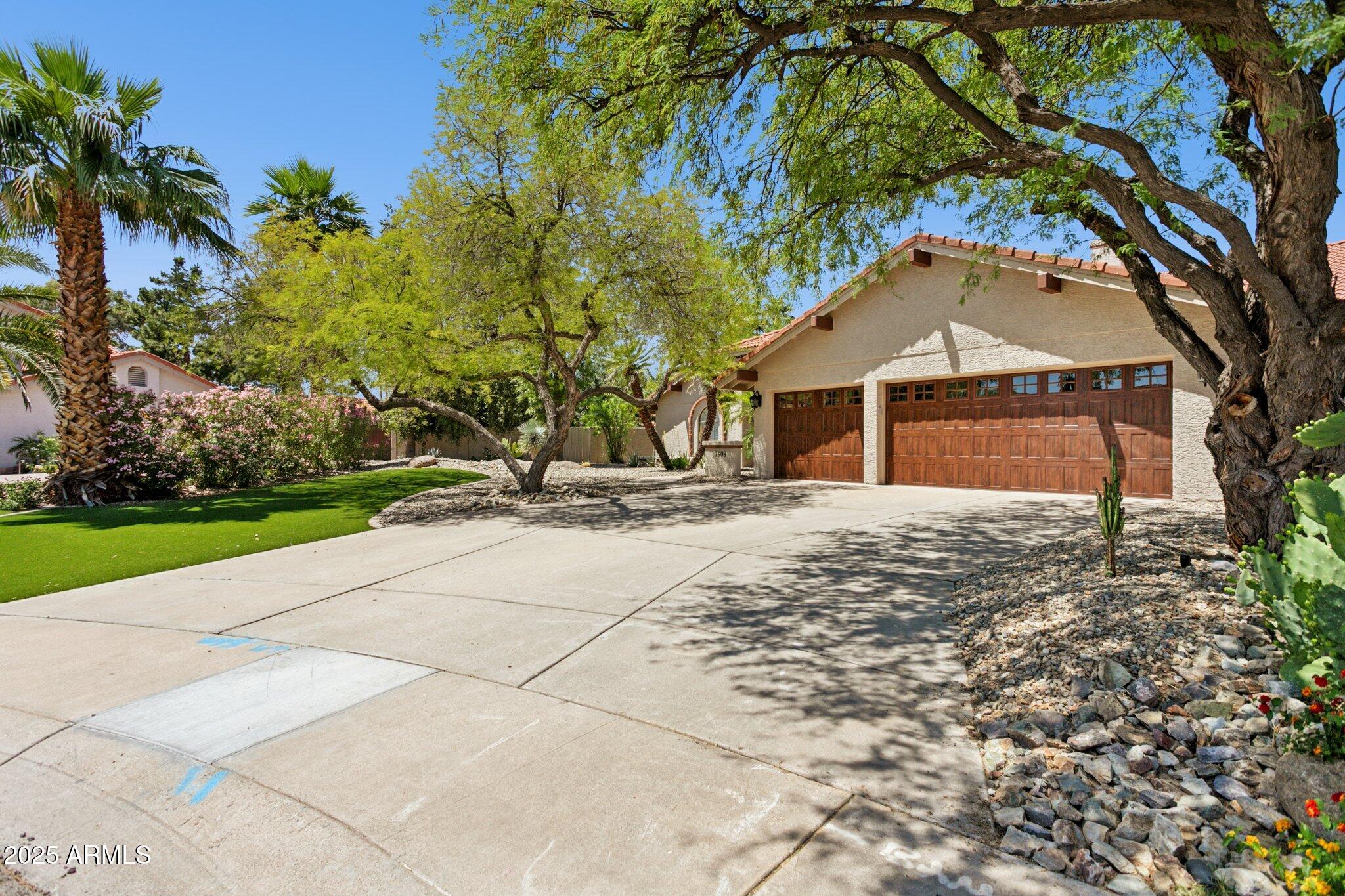 7508 E ASTER Drive