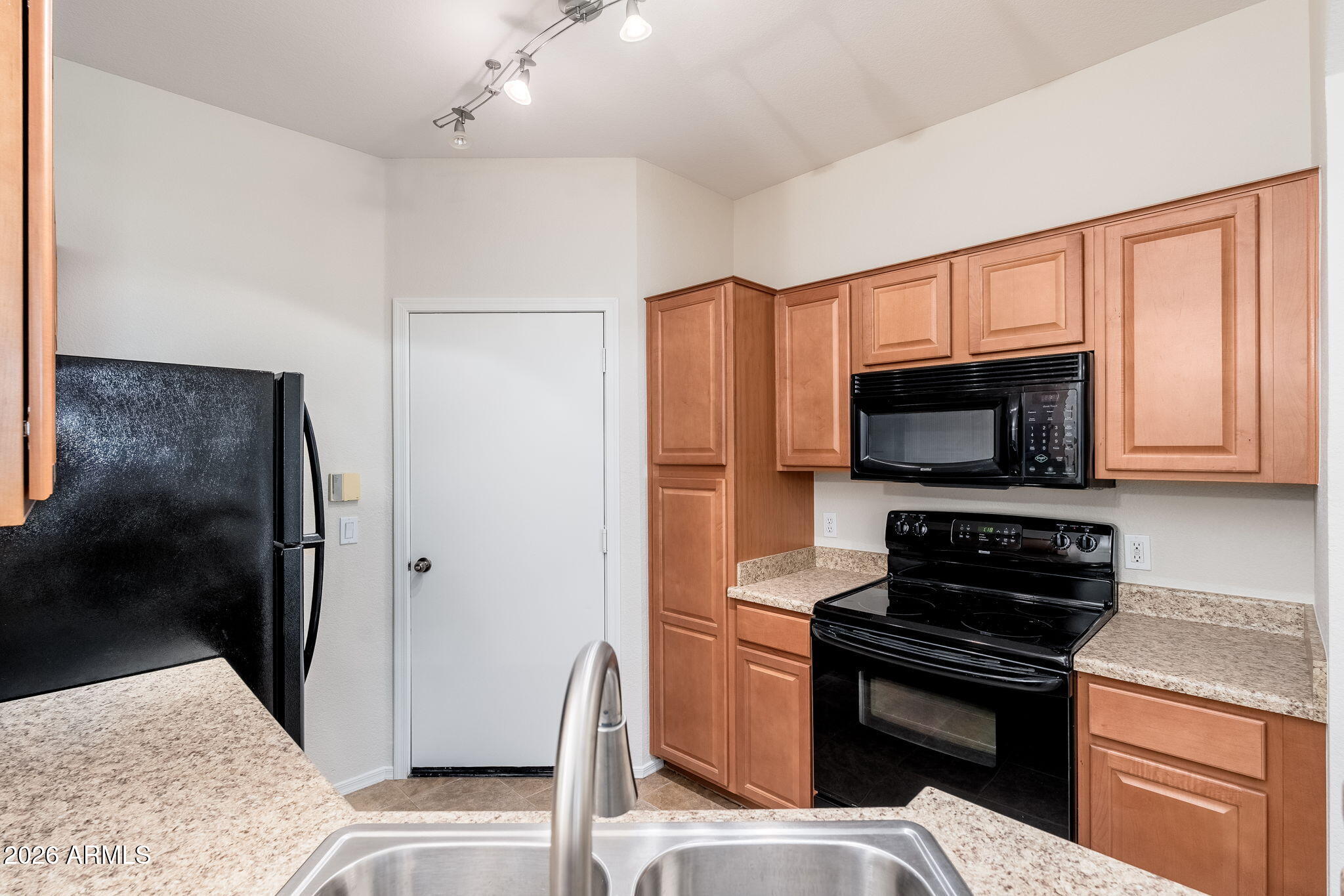 1411 E Orangewood Avenue 105