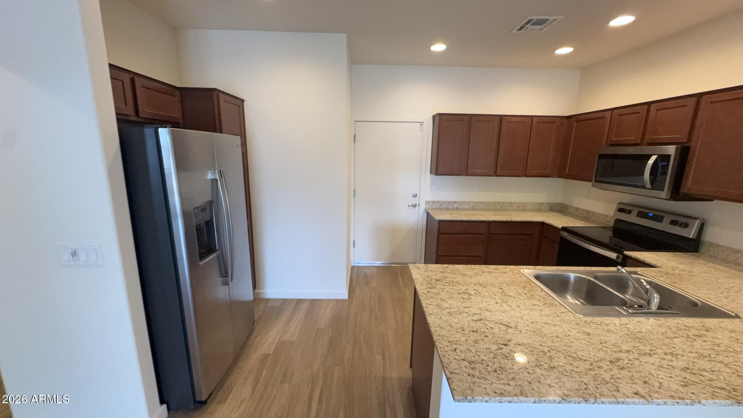 2350 S OLIVEWOOD -- 106