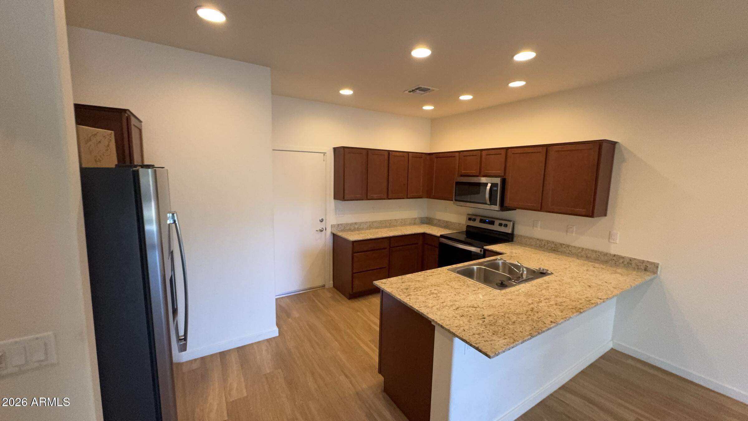 2350 S OLIVEWOOD -- 106