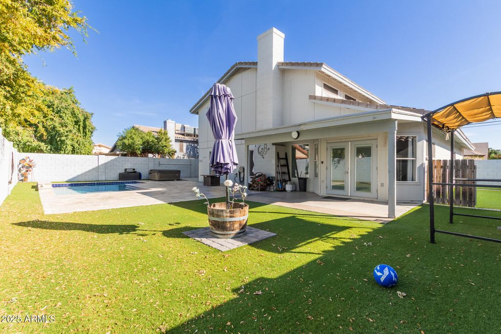 Photo of 3940 W Park View Lane, Glendale, AZ 85310 (MLS # 6973935)