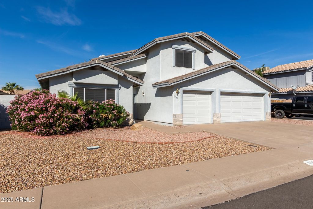 Photo of 3940 W Park View Lane, Glendale, AZ 85310 (MLS # 6973935)