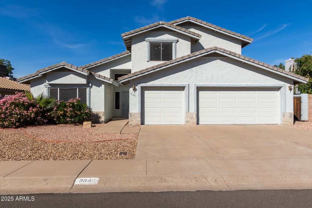 Photo of 3940 W Park View Lane, Glendale, AZ 85310 (MLS # 6973935)