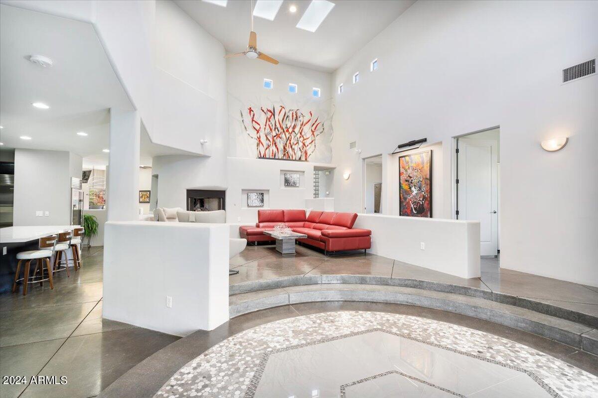 2477 E Glenhaven Drive