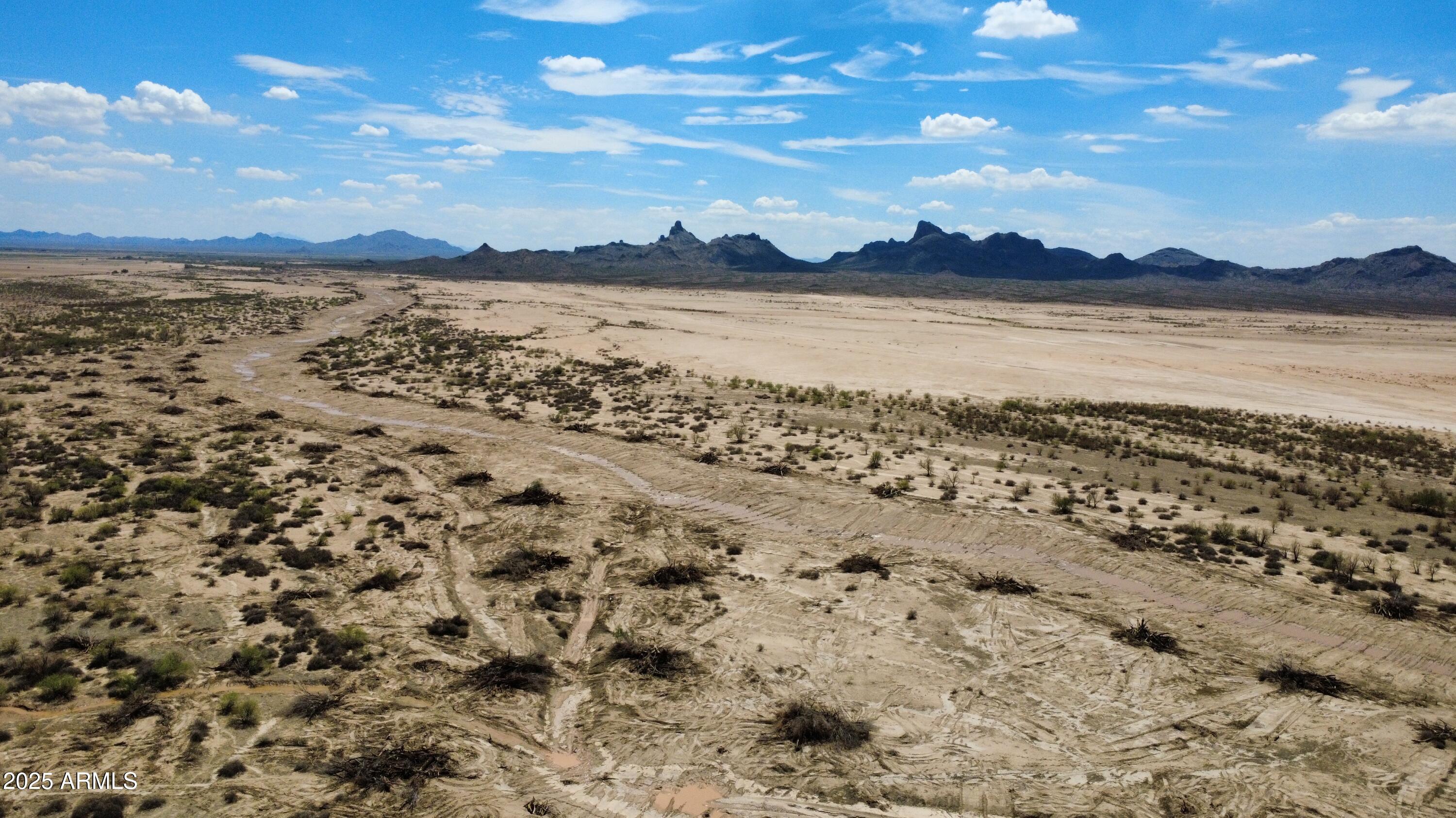 001-002 W Harmon Road -