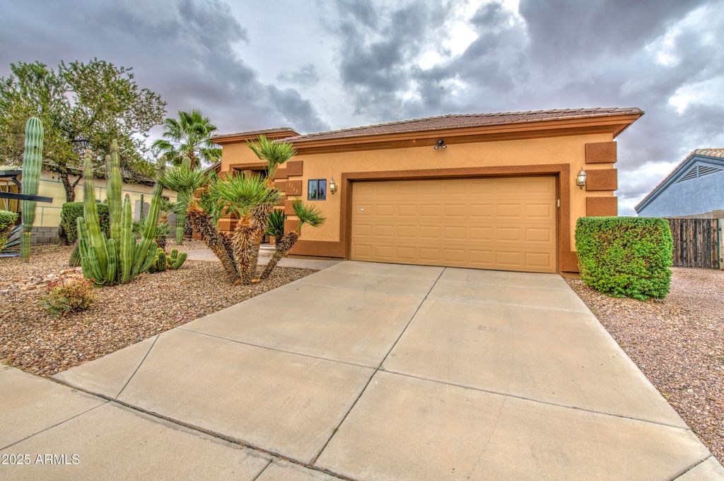 Photo of 1123 E Shepherds Way, Casa Grande, AZ 85122 (MLS # 6949363)
