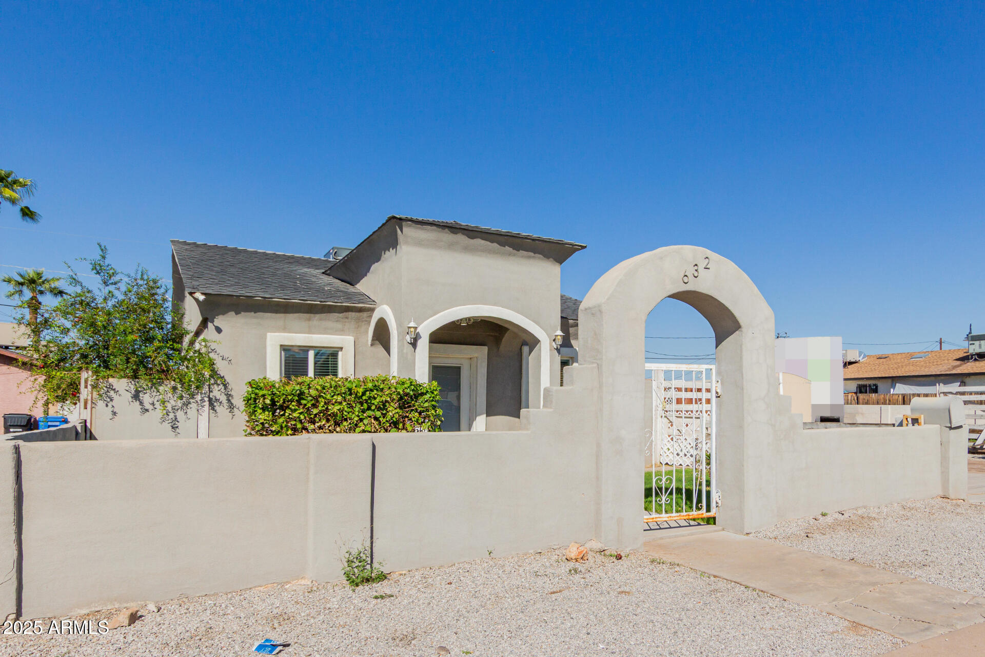 632 W JONES Avenue