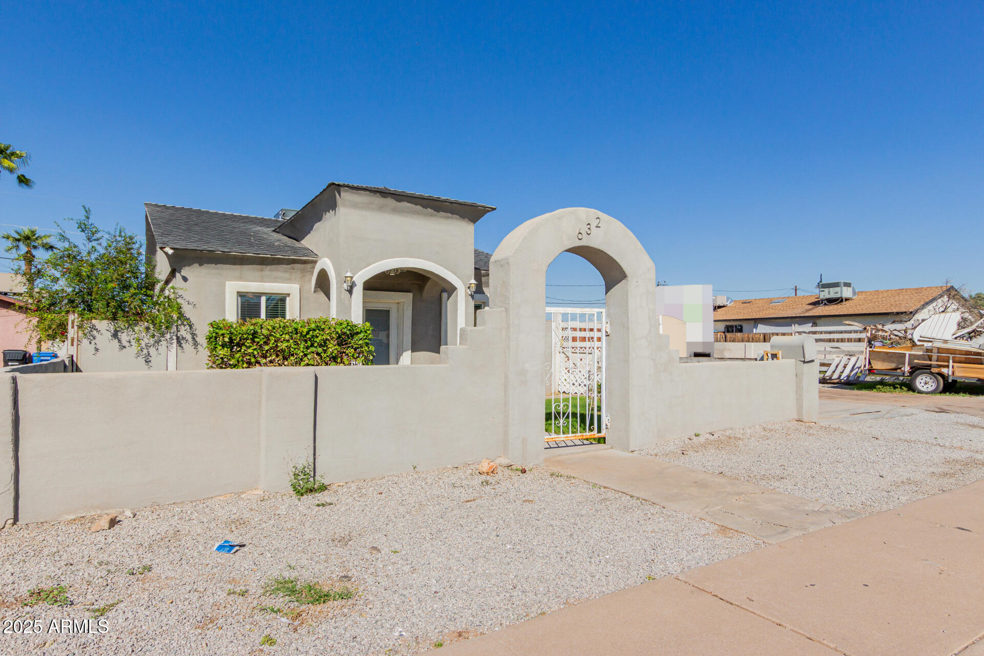 632 W JONES Avenue