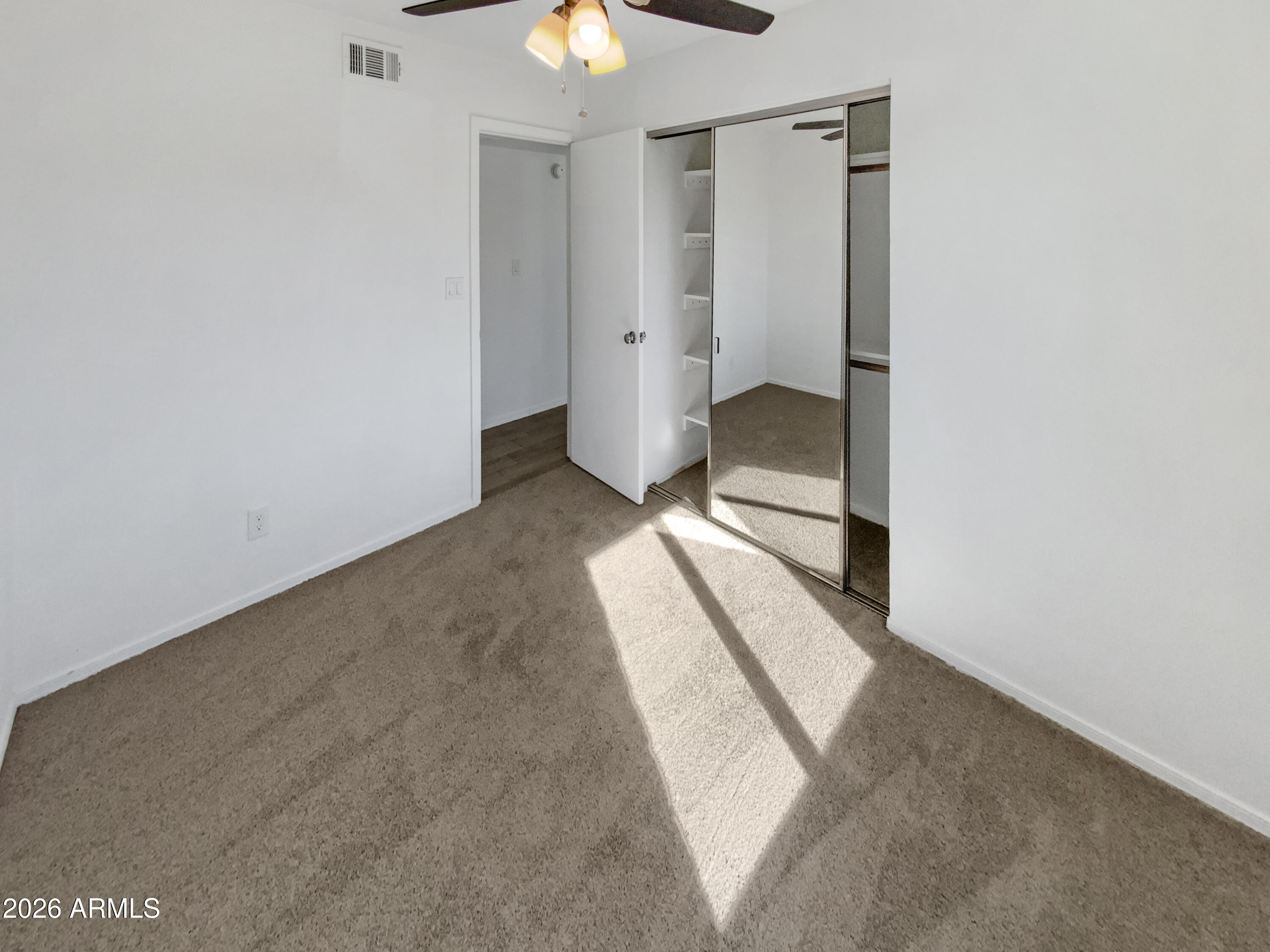 9206 W MESCAL Street