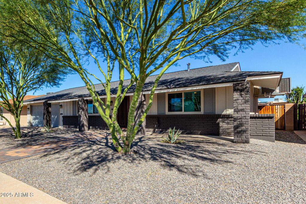Photo of 10316 W Salem Drive, Sun City, AZ 85351 (MLS # 6946384)