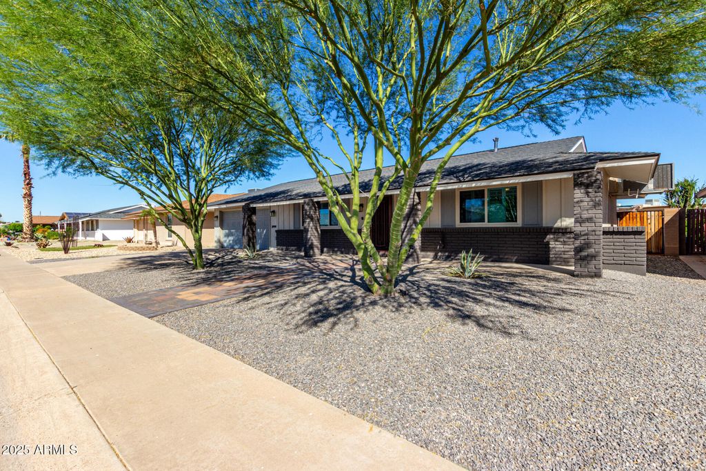 Photo of 10316 W Salem Drive, Sun City, AZ 85351 (MLS # 6946384)
