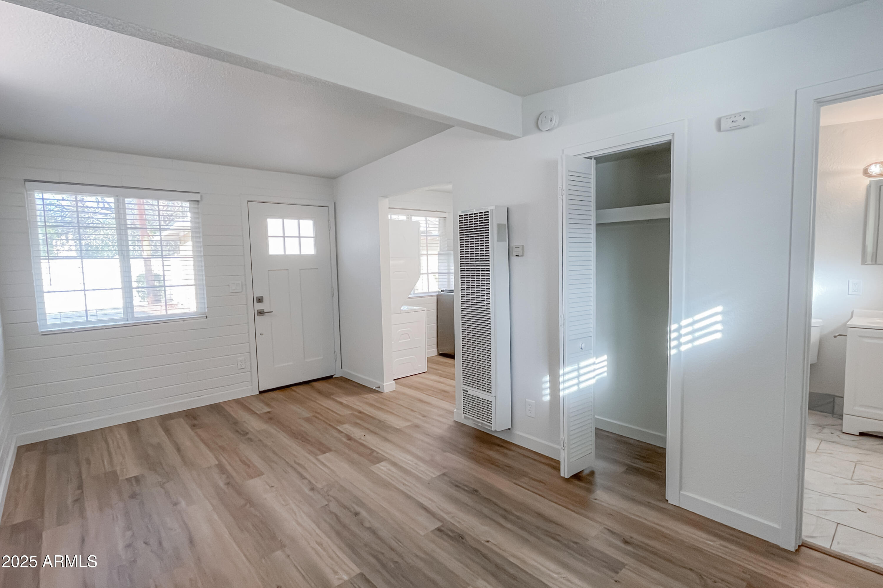 1219 S FARMER Avenue 2