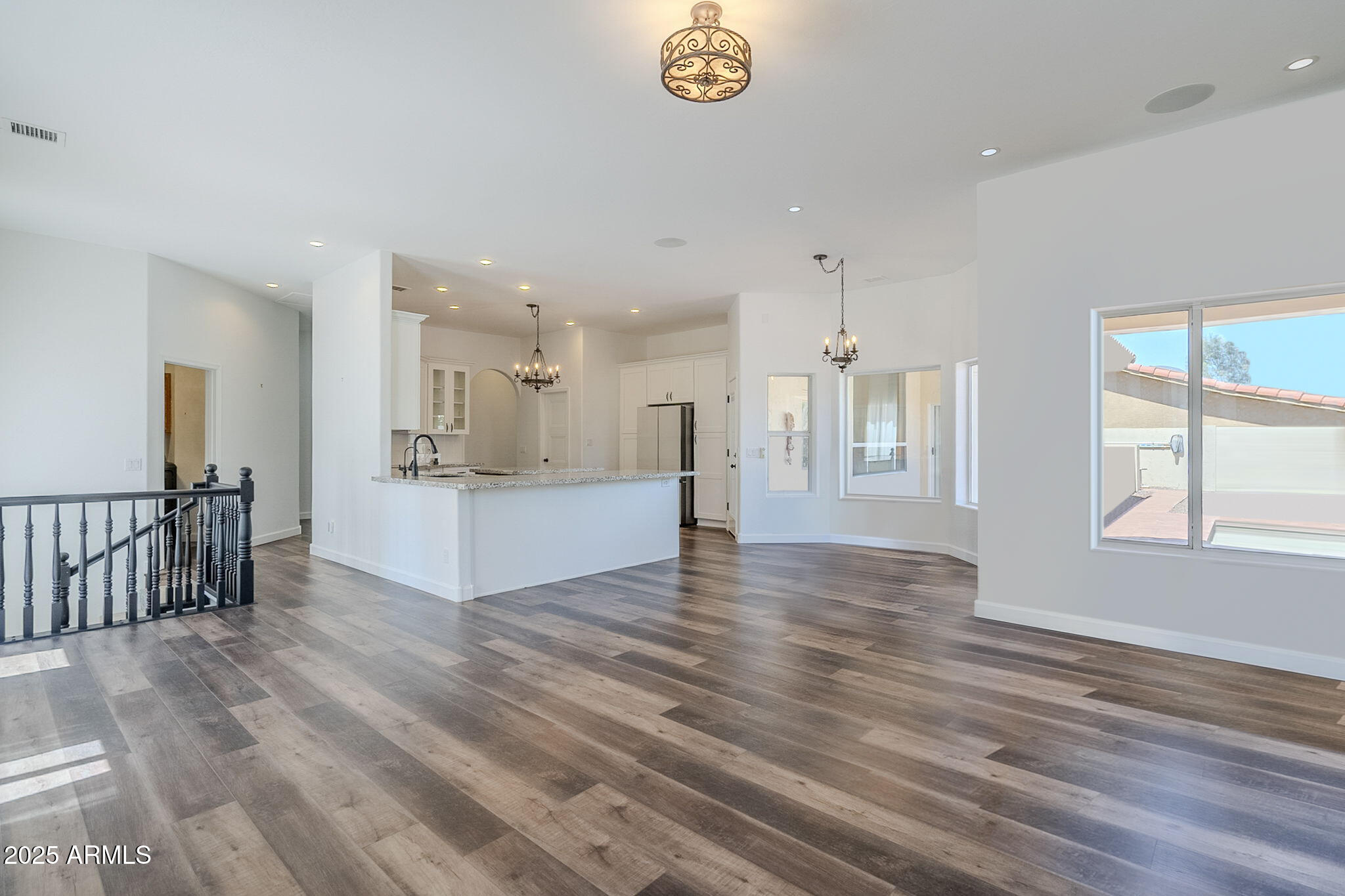 1223 E CLEARVIEW Drive