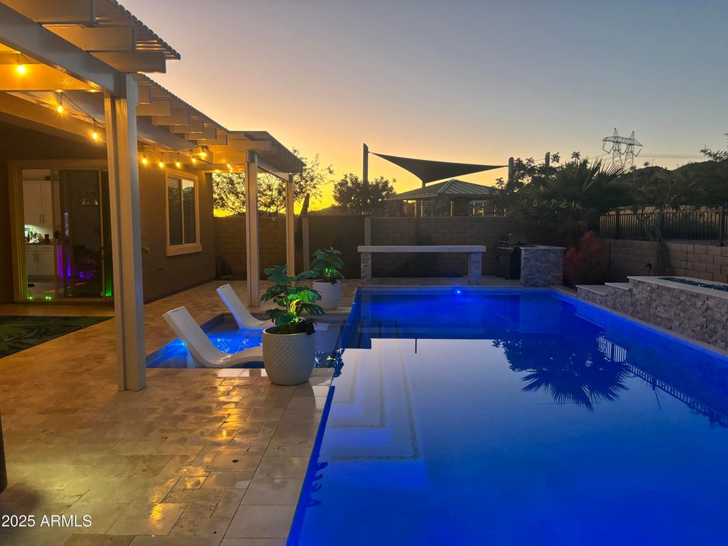 Photo of 18562 W Thistle Landing Drive, Goodyear, AZ 85338 (MLS # 6956394)