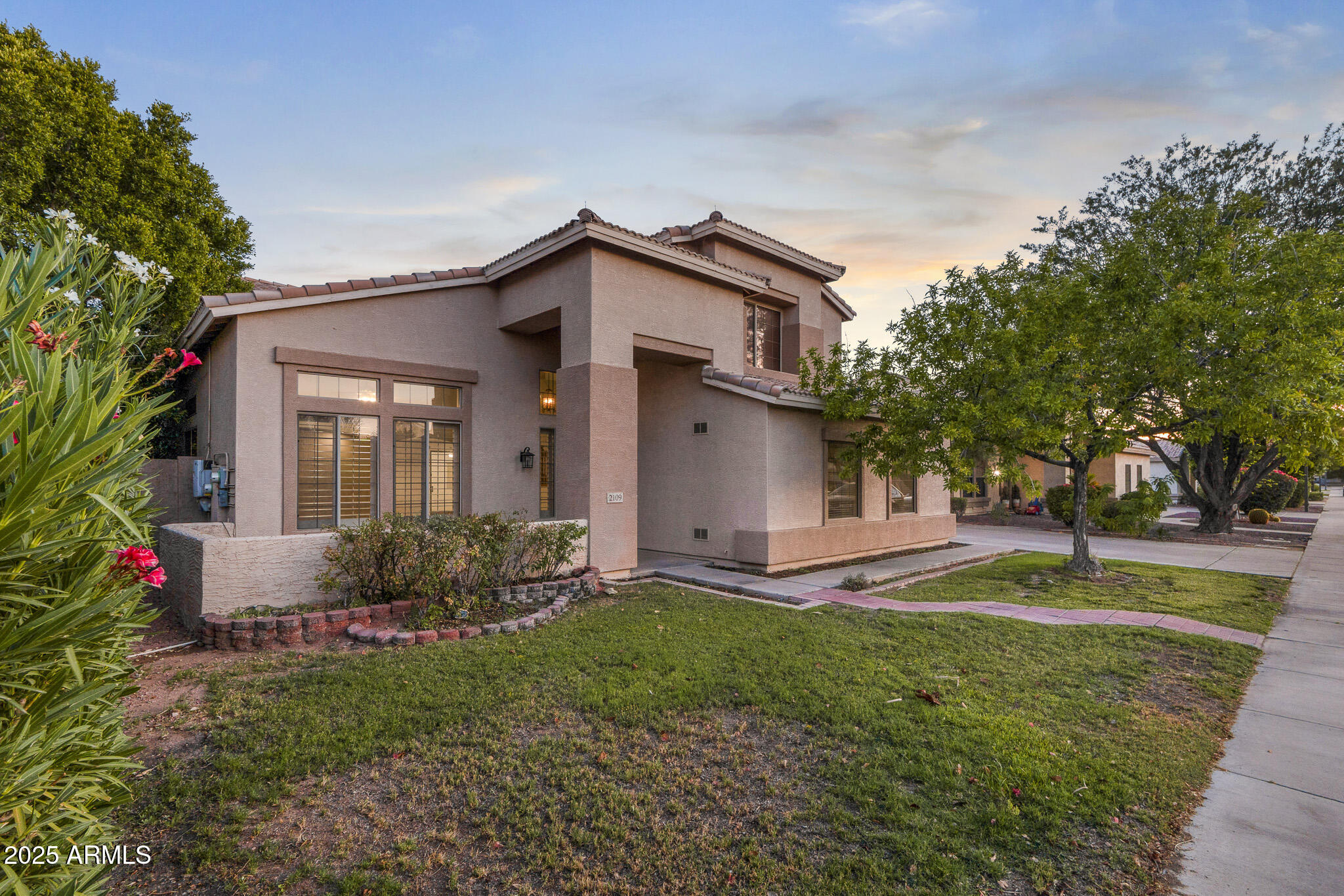 2109 W WILDHORSE Drive