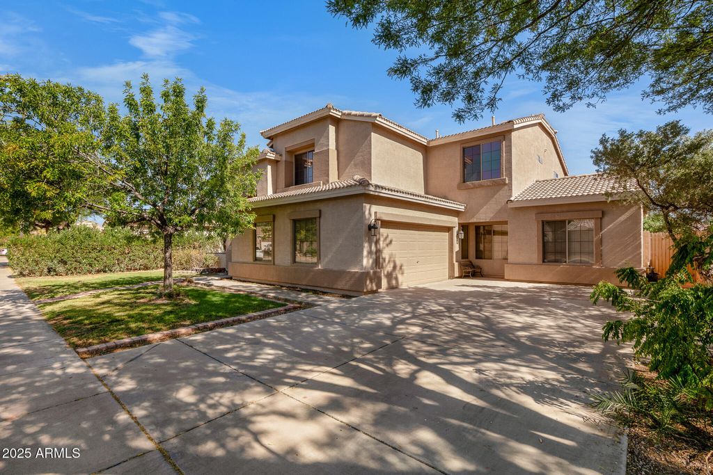 Photo of 2109 W Wildhorse Drive, Chandler, AZ 85286 (MLS # 6928064)